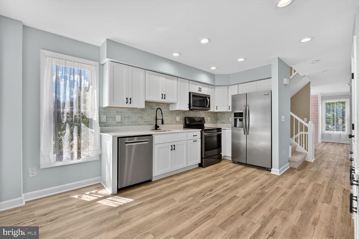 20970 PROMONTORY SQ, STERLING, Virginia 20165, 3 Bedrooms Bedrooms, 7 Rooms Rooms,3 BathroomsBathrooms,Residential,For sale,20970 PROMONTORY SQ,VALO2098368 MLS # VALO2098368