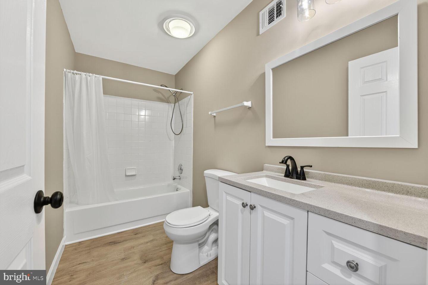 20970 PROMONTORY SQ, STERLING, Virginia 20165, 3 Bedrooms Bedrooms, 7 Rooms Rooms,3 BathroomsBathrooms,Residential,For sale,20970 PROMONTORY SQ,VALO2098368 MLS # VALO2098368