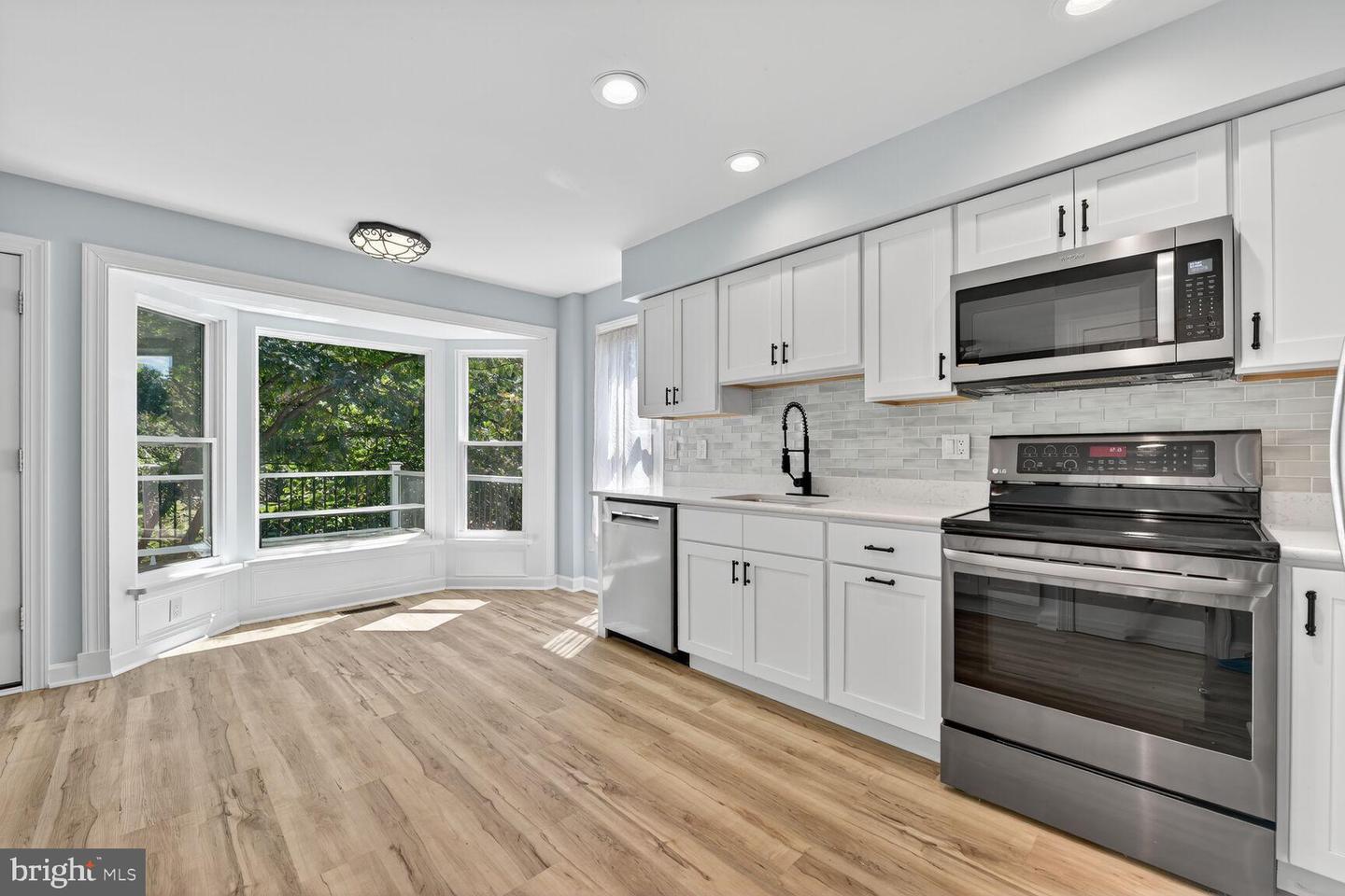 20970 PROMONTORY SQ, STERLING, Virginia 20165, 3 Bedrooms Bedrooms, 7 Rooms Rooms,3 BathroomsBathrooms,Residential,For sale,20970 PROMONTORY SQ,VALO2098368 MLS # VALO2098368