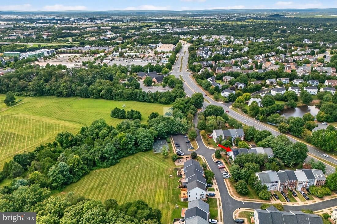 20970 PROMONTORY SQ, STERLING, Virginia 20165, 3 Bedrooms Bedrooms, 7 Rooms Rooms,3 BathroomsBathrooms,Residential,For sale,20970 PROMONTORY SQ,VALO2098368 MLS # VALO2098368