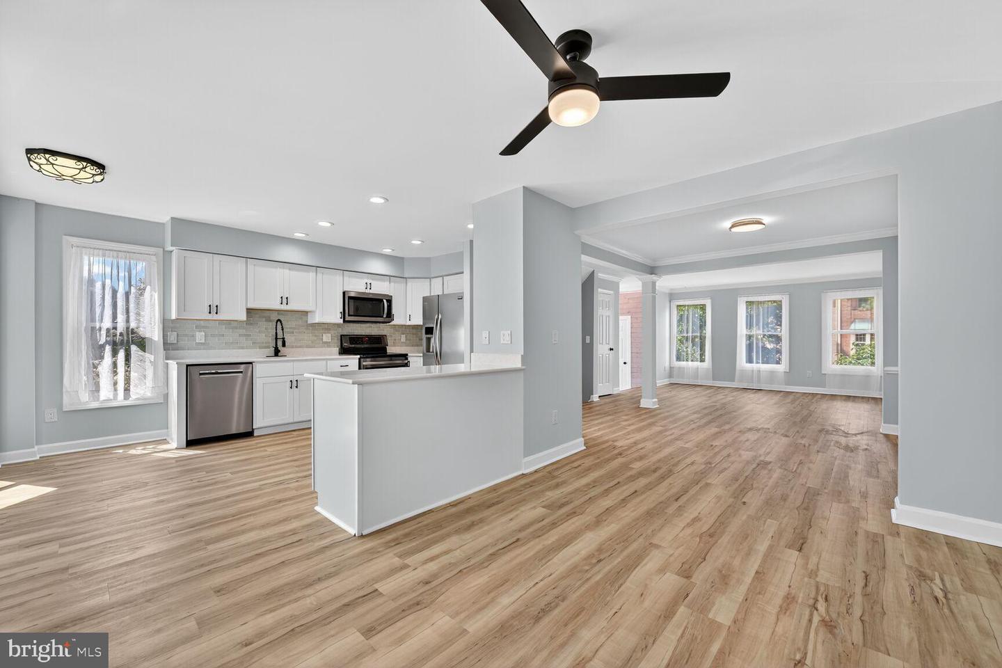 20970 PROMONTORY SQ, STERLING, Virginia 20165, 3 Bedrooms Bedrooms, 7 Rooms Rooms,3 BathroomsBathrooms,Residential,For sale,20970 PROMONTORY SQ,VALO2098368 MLS # VALO2098368