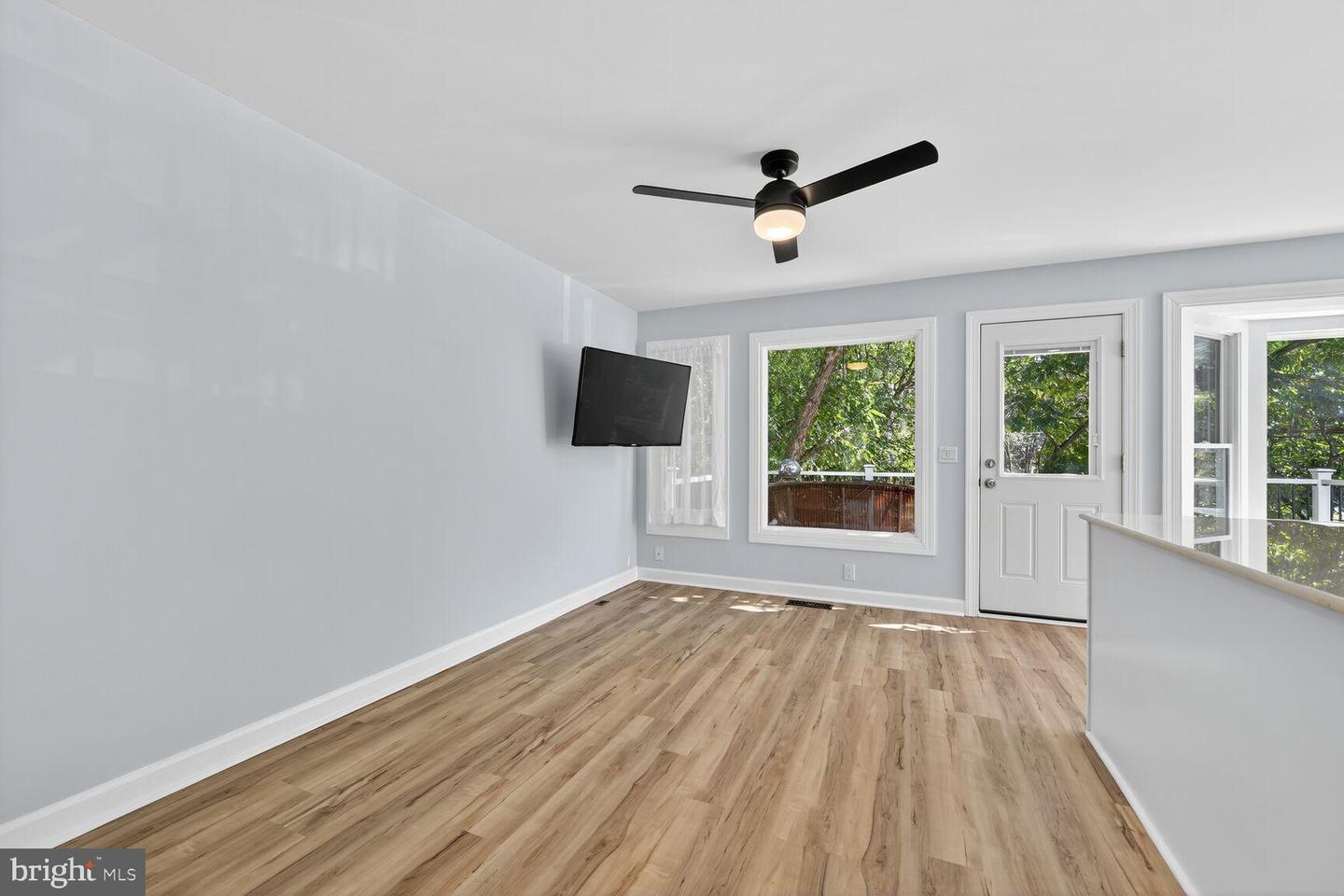 20970 PROMONTORY SQ, STERLING, Virginia 20165, 3 Bedrooms Bedrooms, 7 Rooms Rooms,3 BathroomsBathrooms,Residential,For sale,20970 PROMONTORY SQ,VALO2098368 MLS # VALO2098368