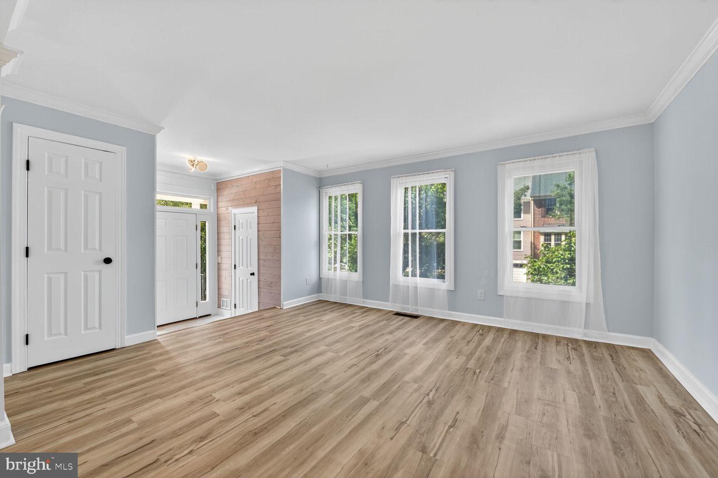 20970 PROMONTORY SQ, STERLING, Virginia 20165, 3 Bedrooms Bedrooms, 7 Rooms Rooms,3 BathroomsBathrooms,Residential,For sale,20970 PROMONTORY SQ,VALO2098368 MLS # VALO2098368