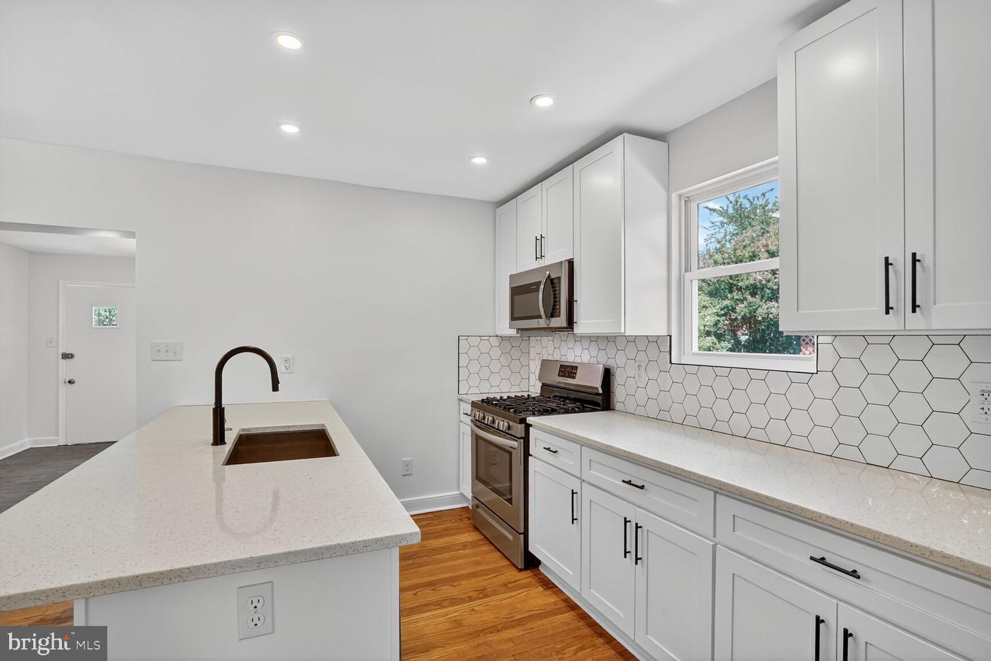 832 DELAFIELD ST NE, WASHINGTON, District Of Columbia 20017, 5 Bedrooms Bedrooms, ,2 BathroomsBathrooms,Residential,For sale,832 DELAFIELD ST NE,DCDC2205994 MLS # DCDC2205994