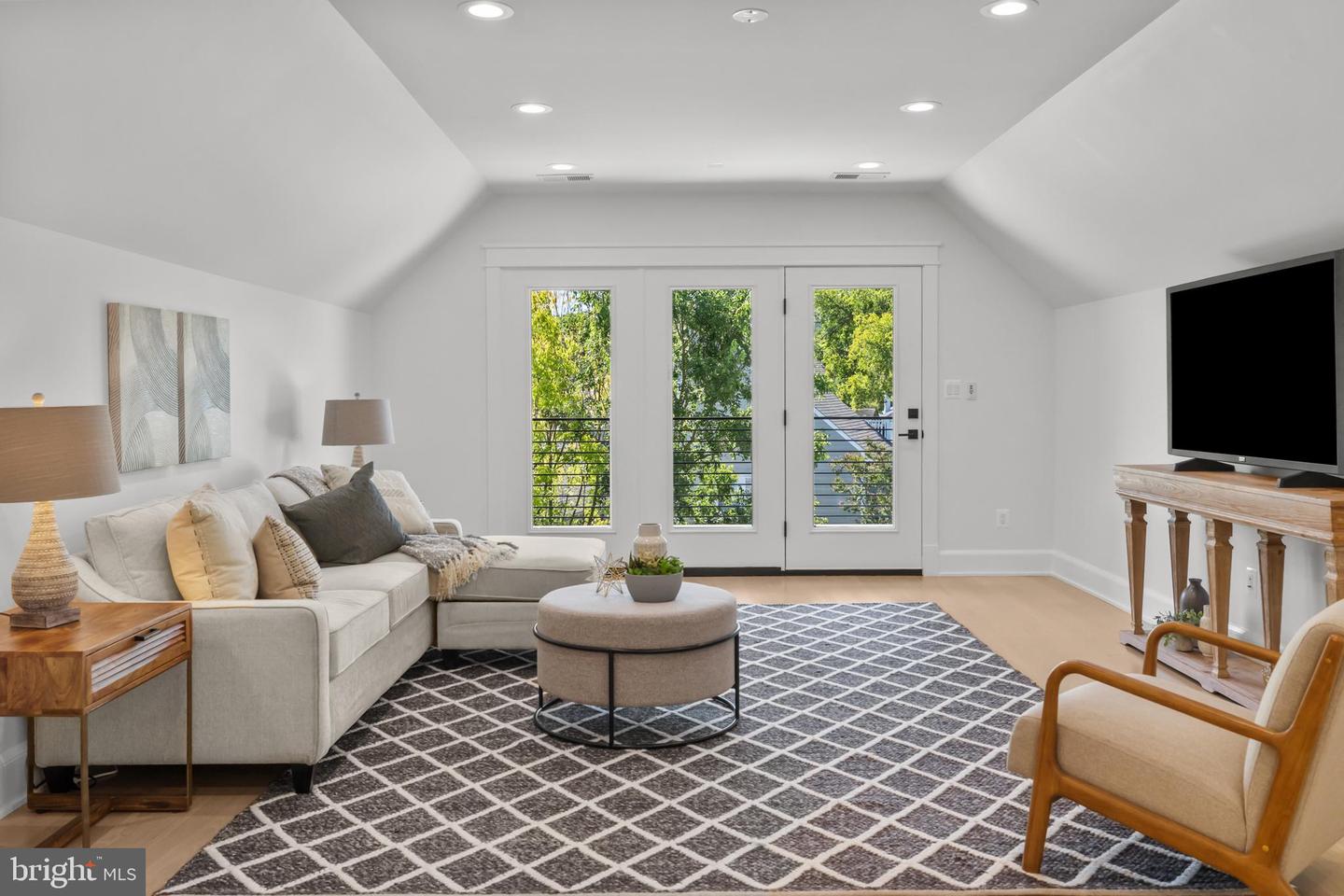 3108 KEY BLVD, ARLINGTON, Virginia 22201, 7 Bedrooms Bedrooms, ,6 BathroomsBathrooms,Residential,For sale,3108 KEY BLVD,VAAR2060422 MLS # VAAR2060422