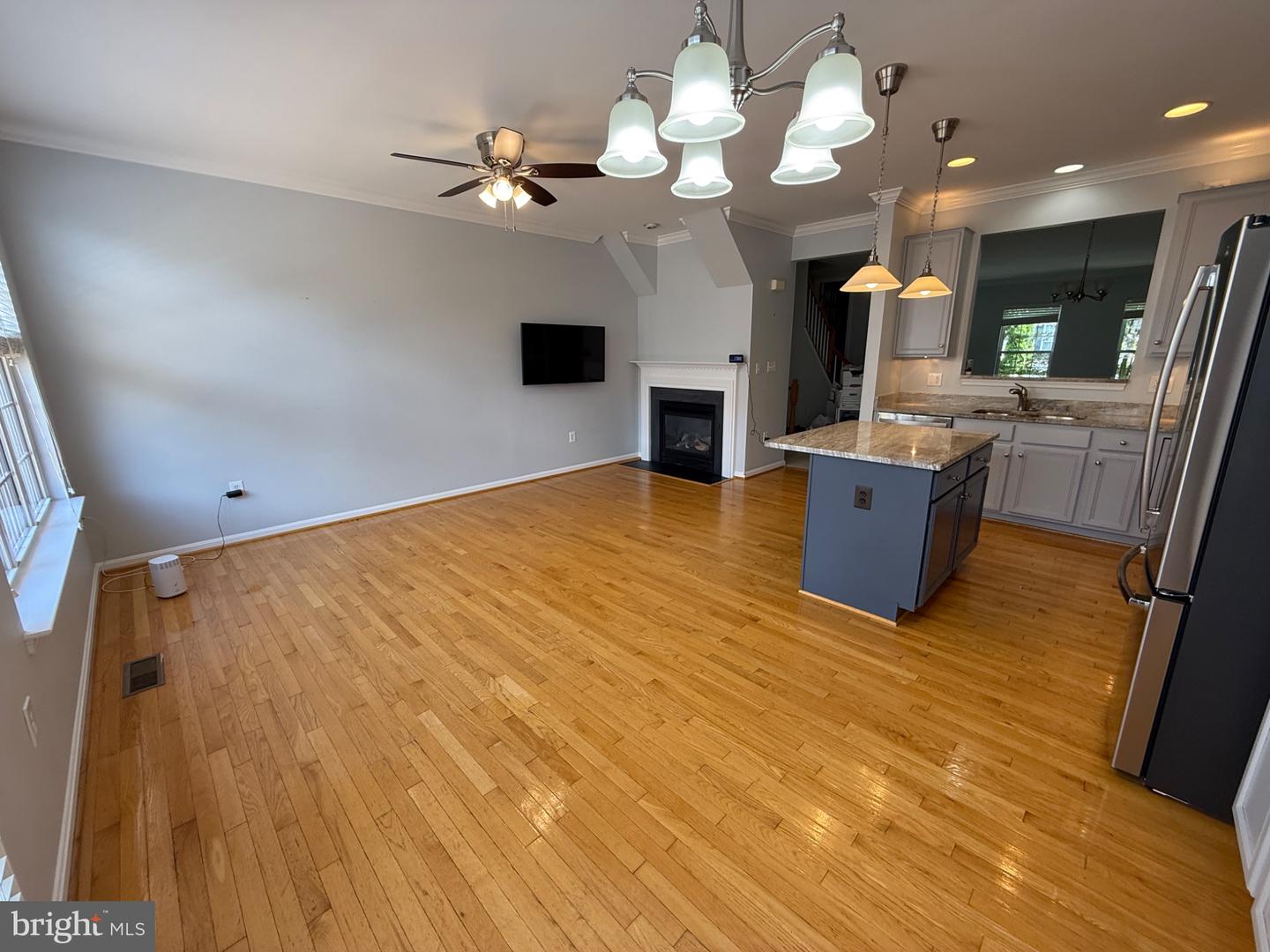 12912 LEATHERWOOD LN, WOODBRIDGE, Virginia 22192, 3 Bedrooms Bedrooms, 9 Rooms Rooms,2 BathroomsBathrooms,Residential,For sale,12912 LEATHERWOOD LN,VAPW2100342 MLS # VAPW2100342