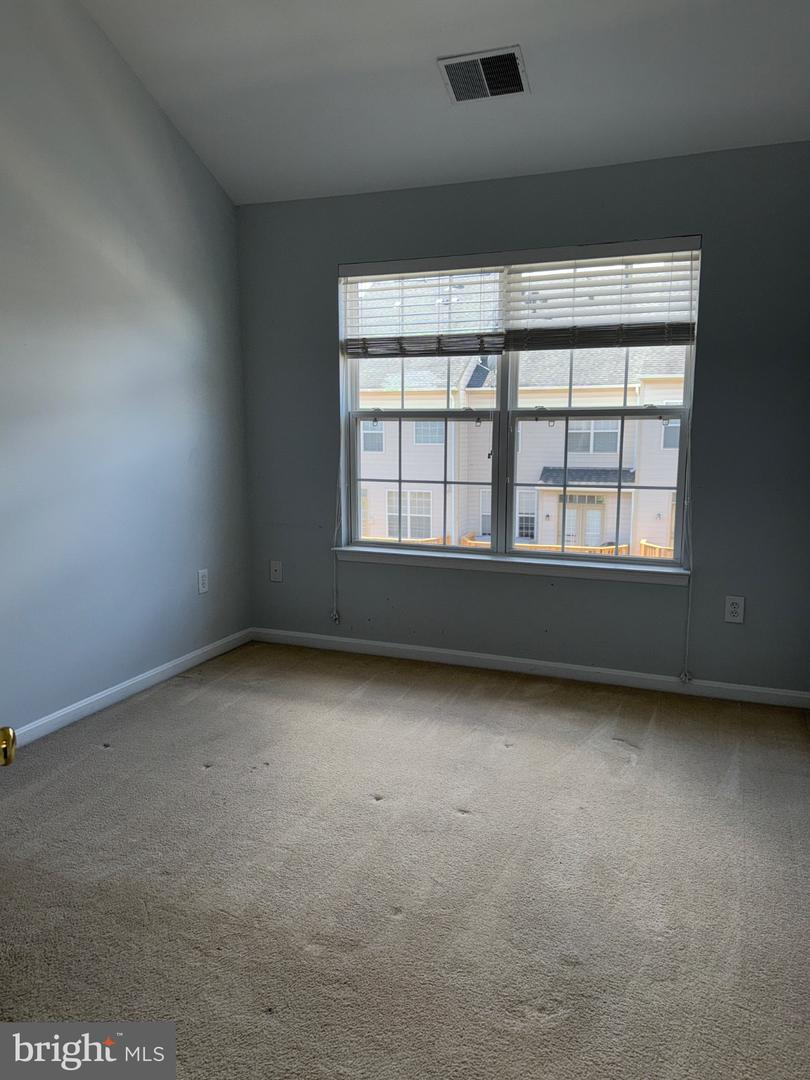 12912 LEATHERWOOD LN, WOODBRIDGE, Virginia 22192, 3 Bedrooms Bedrooms, 9 Rooms Rooms,2 BathroomsBathrooms,Residential,For sale,12912 LEATHERWOOD LN,VAPW2100342 MLS # VAPW2100342