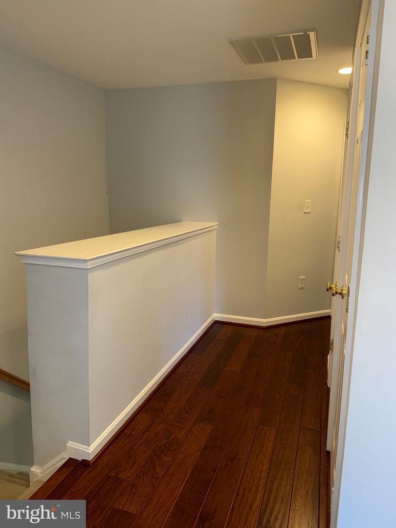 12912 LEATHERWOOD LN, WOODBRIDGE, Virginia 22192, 3 Bedrooms Bedrooms, 9 Rooms Rooms,2 BathroomsBathrooms,Residential,For sale,12912 LEATHERWOOD LN,VAPW2100342 MLS # VAPW2100342