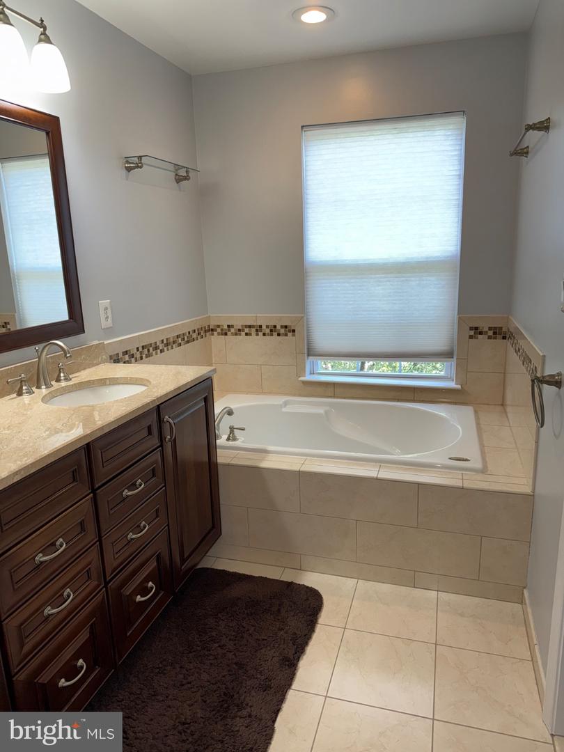 12912 LEATHERWOOD LN, WOODBRIDGE, Virginia 22192, 3 Bedrooms Bedrooms, 9 Rooms Rooms,2 BathroomsBathrooms,Residential,For sale,12912 LEATHERWOOD LN,VAPW2100342 MLS # VAPW2100342
