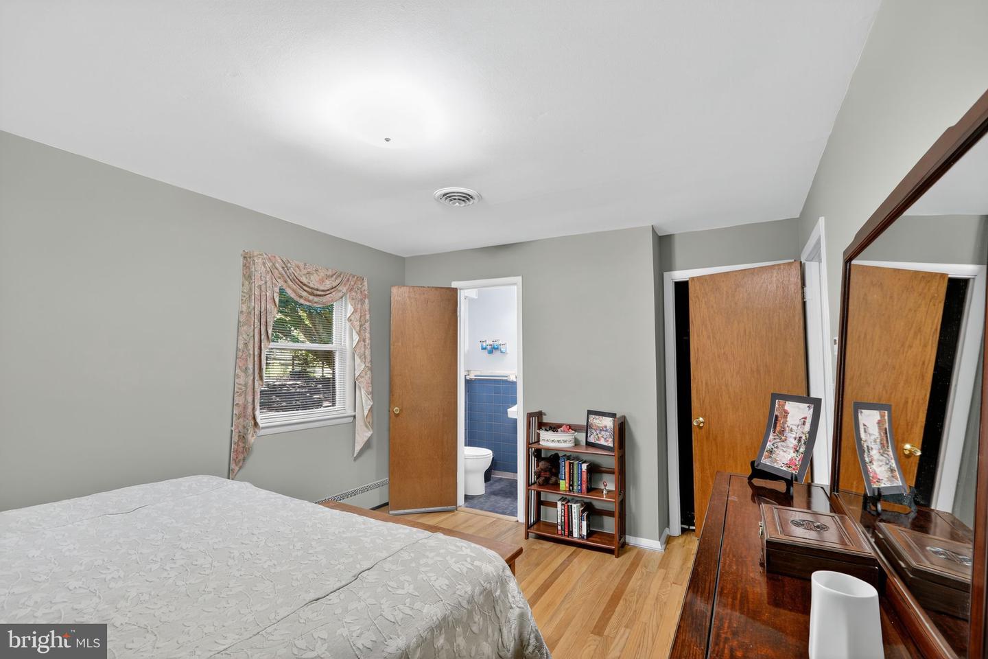 431 CREEK CROSSING RD NE, VIENNA, Virginia 22180, 3 Bedrooms Bedrooms, ,3 BathroomsBathrooms,Residential,For sale,431 CREEK CROSSING RD NE,VAFX2258540 MLS # VAFX2258540