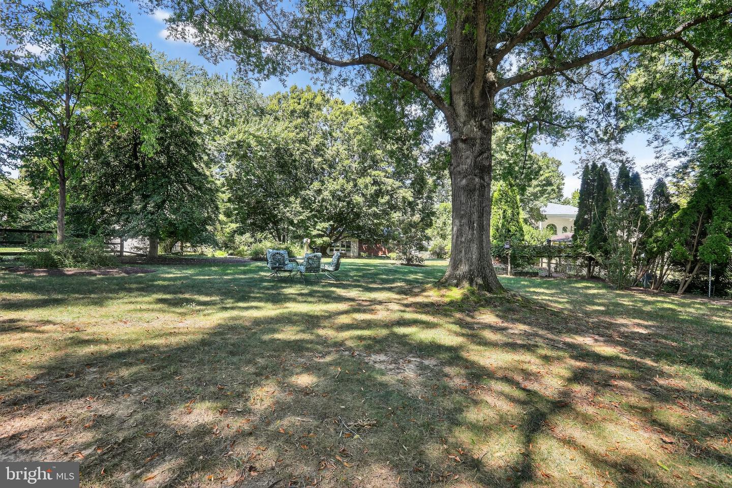 431 CREEK CROSSING RD NE, VIENNA, Virginia 22180, 3 Bedrooms Bedrooms, ,3 BathroomsBathrooms,Residential,For sale,431 CREEK CROSSING RD NE,VAFX2258540 MLS # VAFX2258540