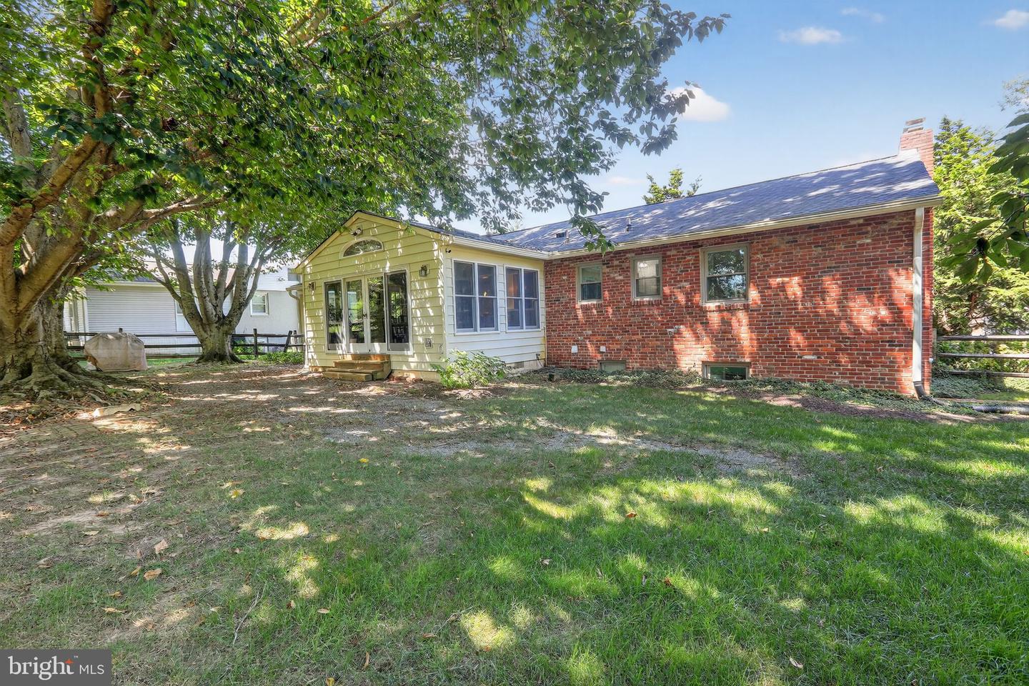431 CREEK CROSSING RD NE, VIENNA, Virginia 22180, 3 Bedrooms Bedrooms, ,3 BathroomsBathrooms,Residential,For sale,431 CREEK CROSSING RD NE,VAFX2258540 MLS # VAFX2258540