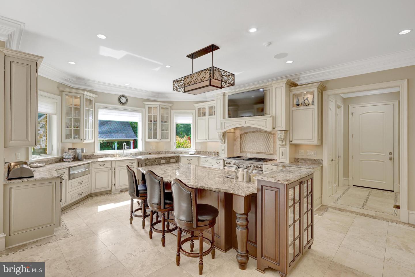 1239 DALEVIEW DR, MCLEAN, Virginia 22102, 5 Bedrooms Bedrooms, ,6 BathroomsBathrooms,Residential,For sale,1239 DALEVIEW DR,VAFX2258788 MLS # VAFX2258788
