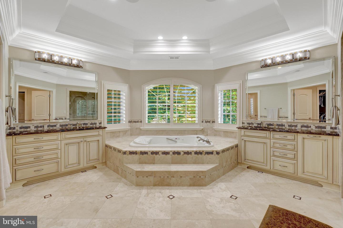 1239 DALEVIEW DR, MCLEAN, Virginia 22102, 5 Bedrooms Bedrooms, ,6 BathroomsBathrooms,Residential,For sale,1239 DALEVIEW DR,VAFX2258788 MLS # VAFX2258788