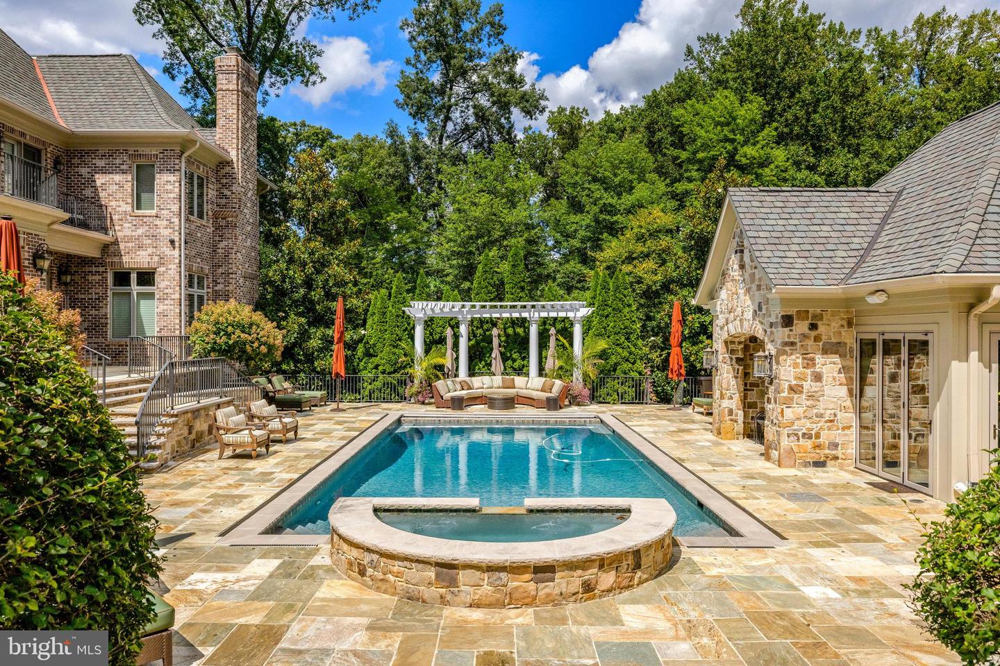 1239 DALEVIEW DR, MCLEAN, Virginia 22102, 5 Bedrooms Bedrooms, ,6 BathroomsBathrooms,Residential,For sale,1239 DALEVIEW DR,VAFX2258788 MLS # VAFX2258788