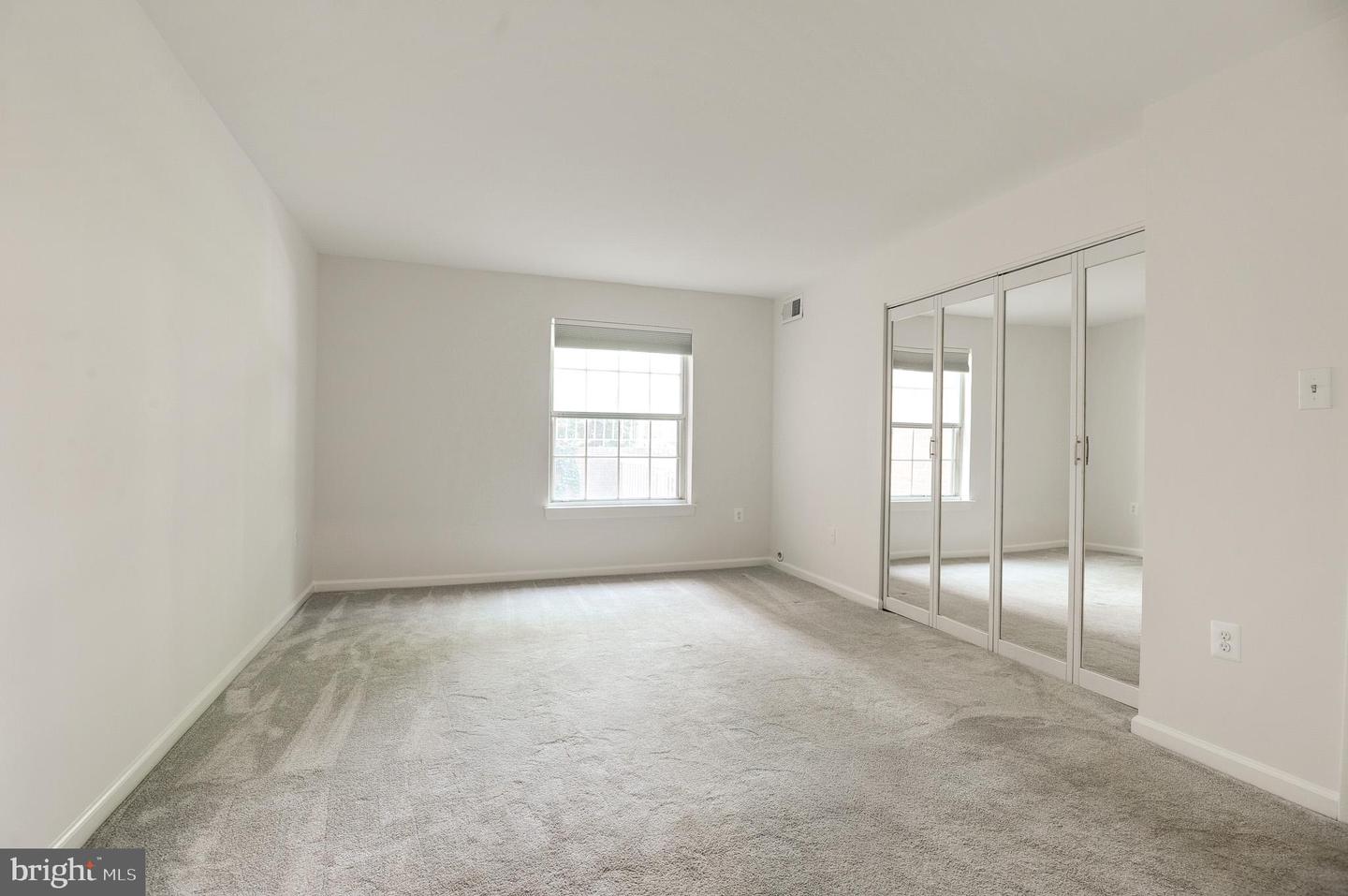 1942 KENNEDY DR #104, MCLEAN, Virginia 22102, 1 Bedroom Bedrooms, ,1 BathroomBathrooms,Residential,For sale,1942 KENNEDY DR #104,VAFX2258870 MLS # VAFX2258870
