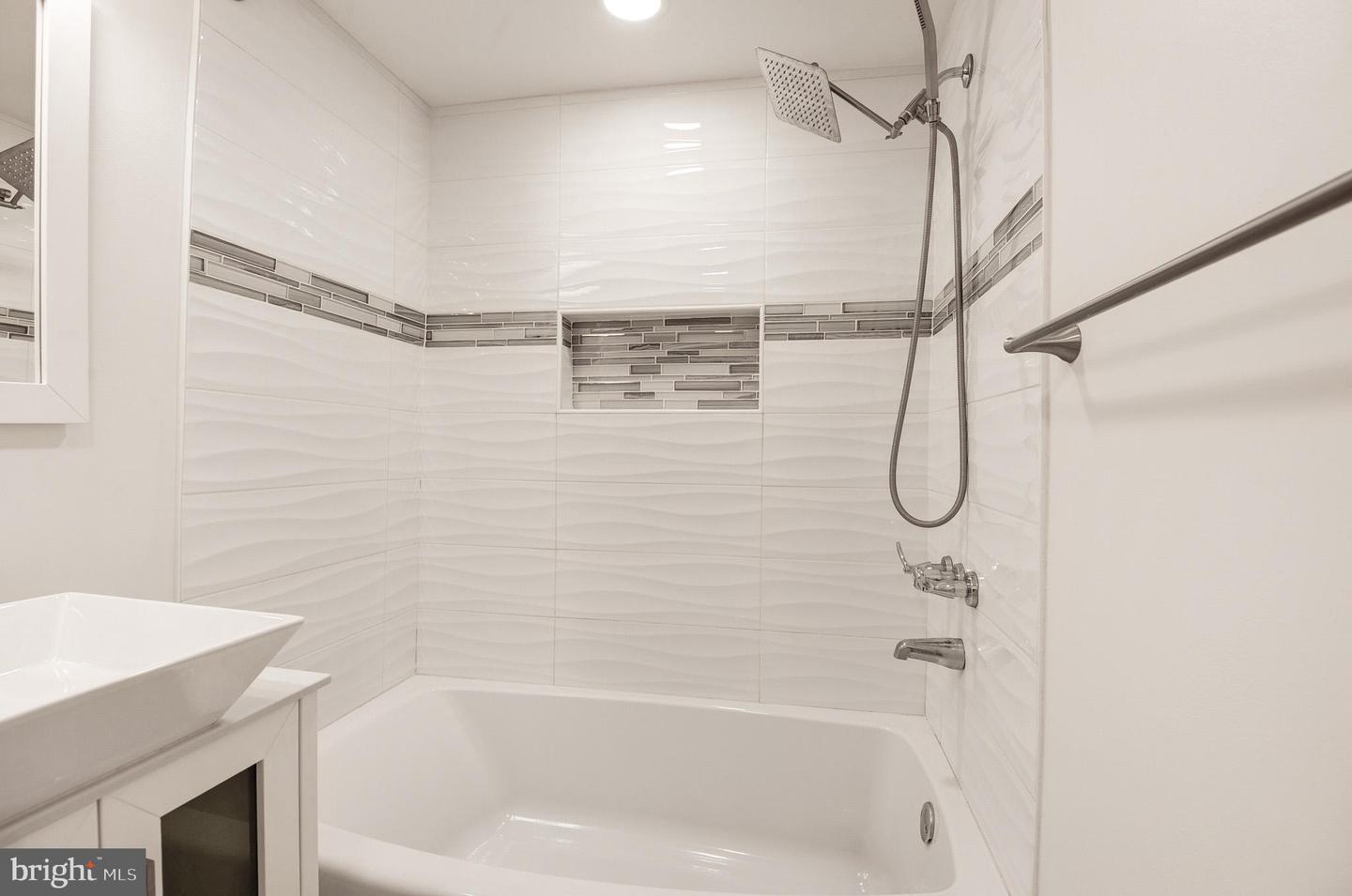 1942 KENNEDY DR #104, MCLEAN, Virginia 22102, 1 Bedroom Bedrooms, ,1 BathroomBathrooms,Residential,For sale,1942 KENNEDY DR #104,VAFX2258870 MLS # VAFX2258870
