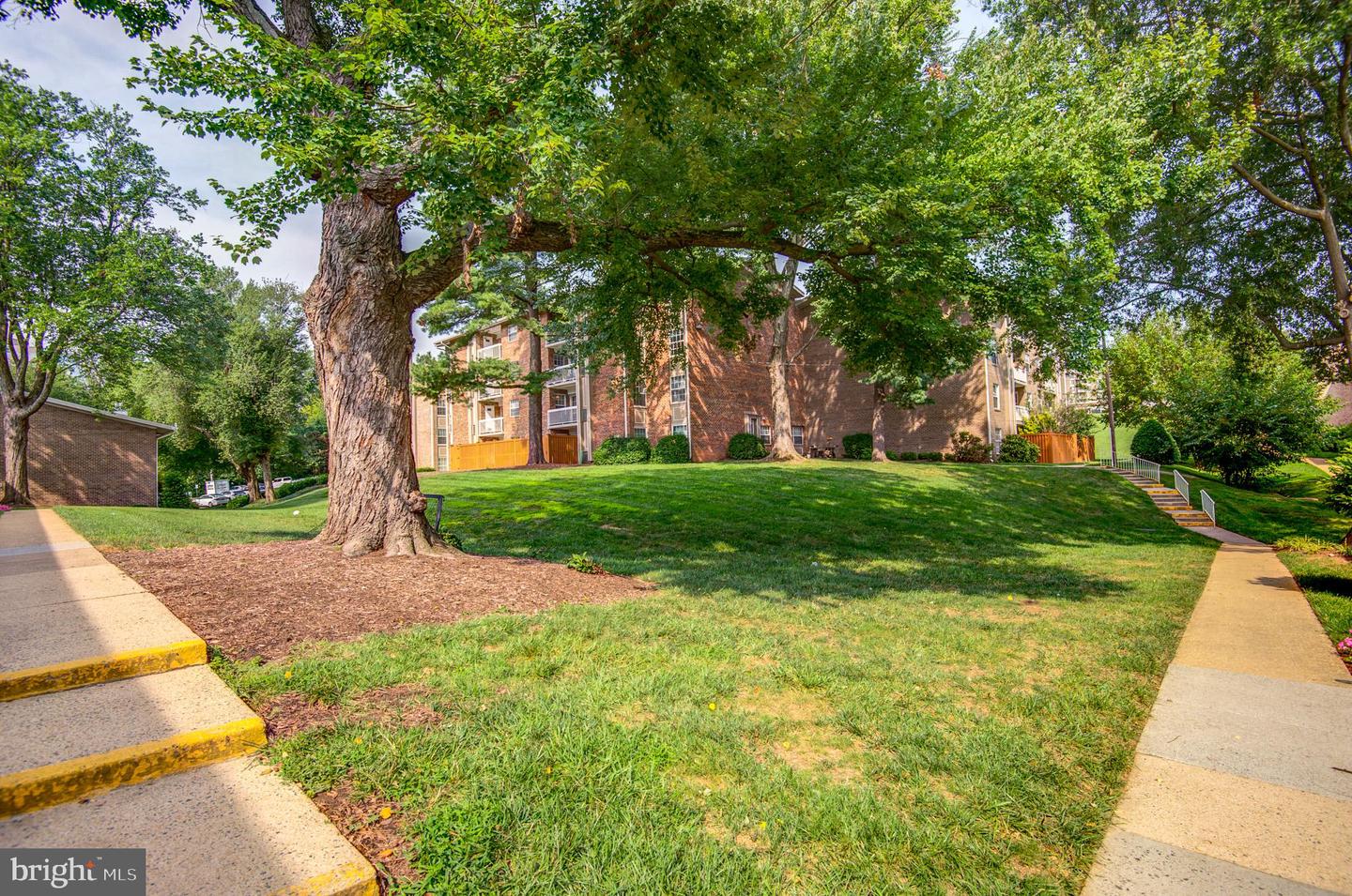 1942 KENNEDY DR #104, MCLEAN, Virginia 22102, 1 Bedroom Bedrooms, ,1 BathroomBathrooms,Residential,For sale,1942 KENNEDY DR #104,VAFX2258870 MLS # VAFX2258870