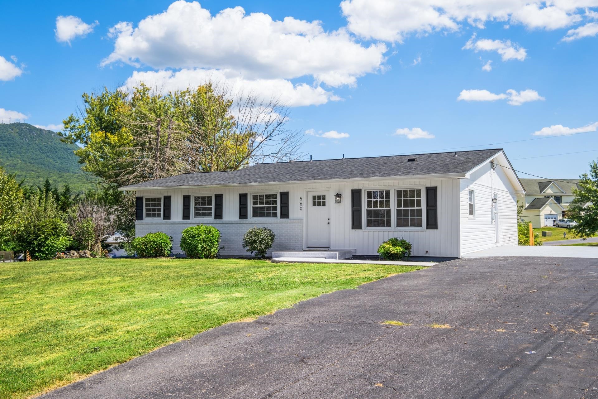 560 MASSANUTTEN VIEW DR, PENN LAIRD, Virginia 22846, 4 Bedrooms Bedrooms, ,2 BathroomsBathrooms,Residential,560 MASSANUTTEN VIEW DR,668484 MLS # 668484