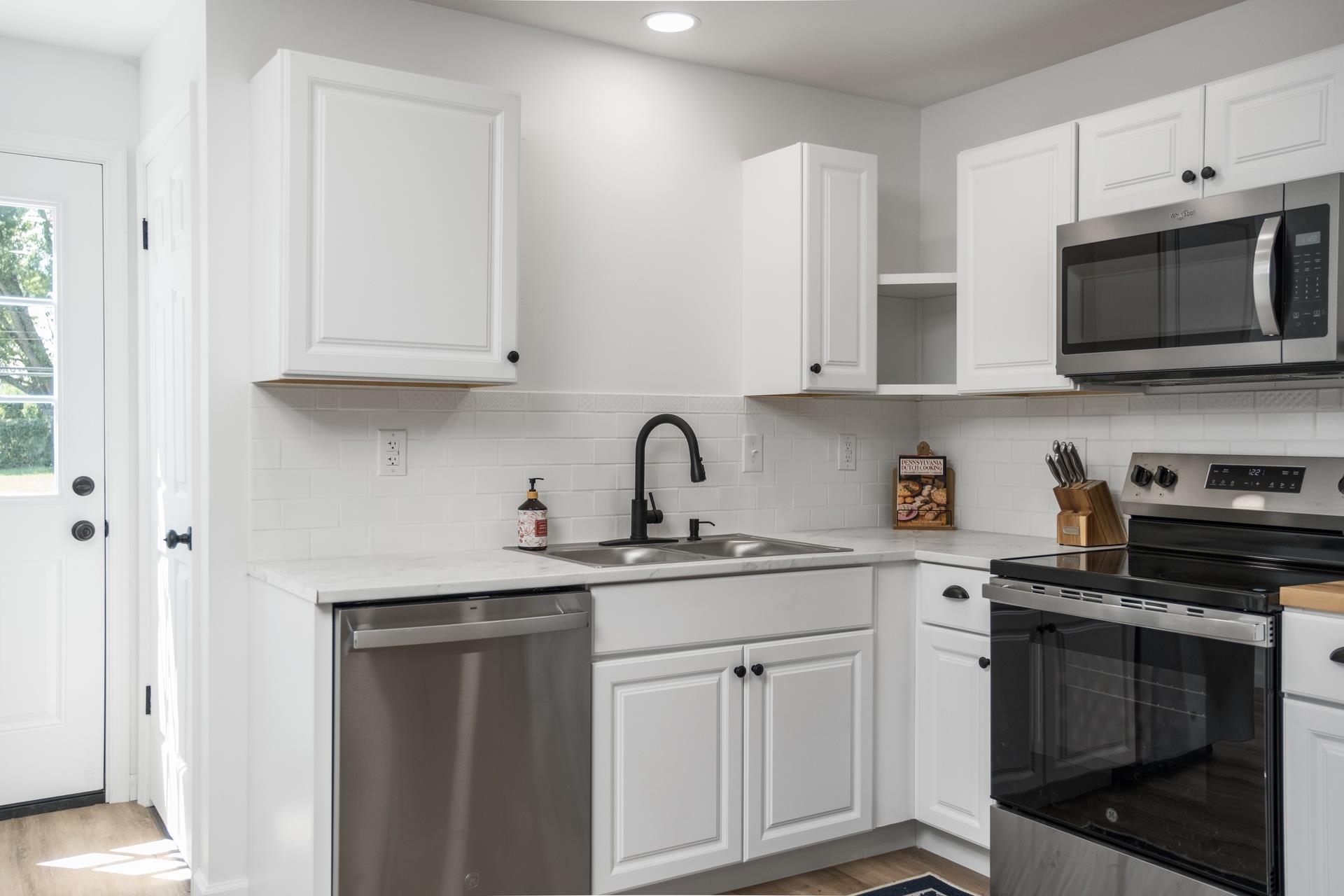 560 MASSANUTTEN VIEW DR, PENN LAIRD, Virginia 22846, 4 Bedrooms Bedrooms, ,2 BathroomsBathrooms,Residential,560 MASSANUTTEN VIEW DR,668484 MLS # 668484