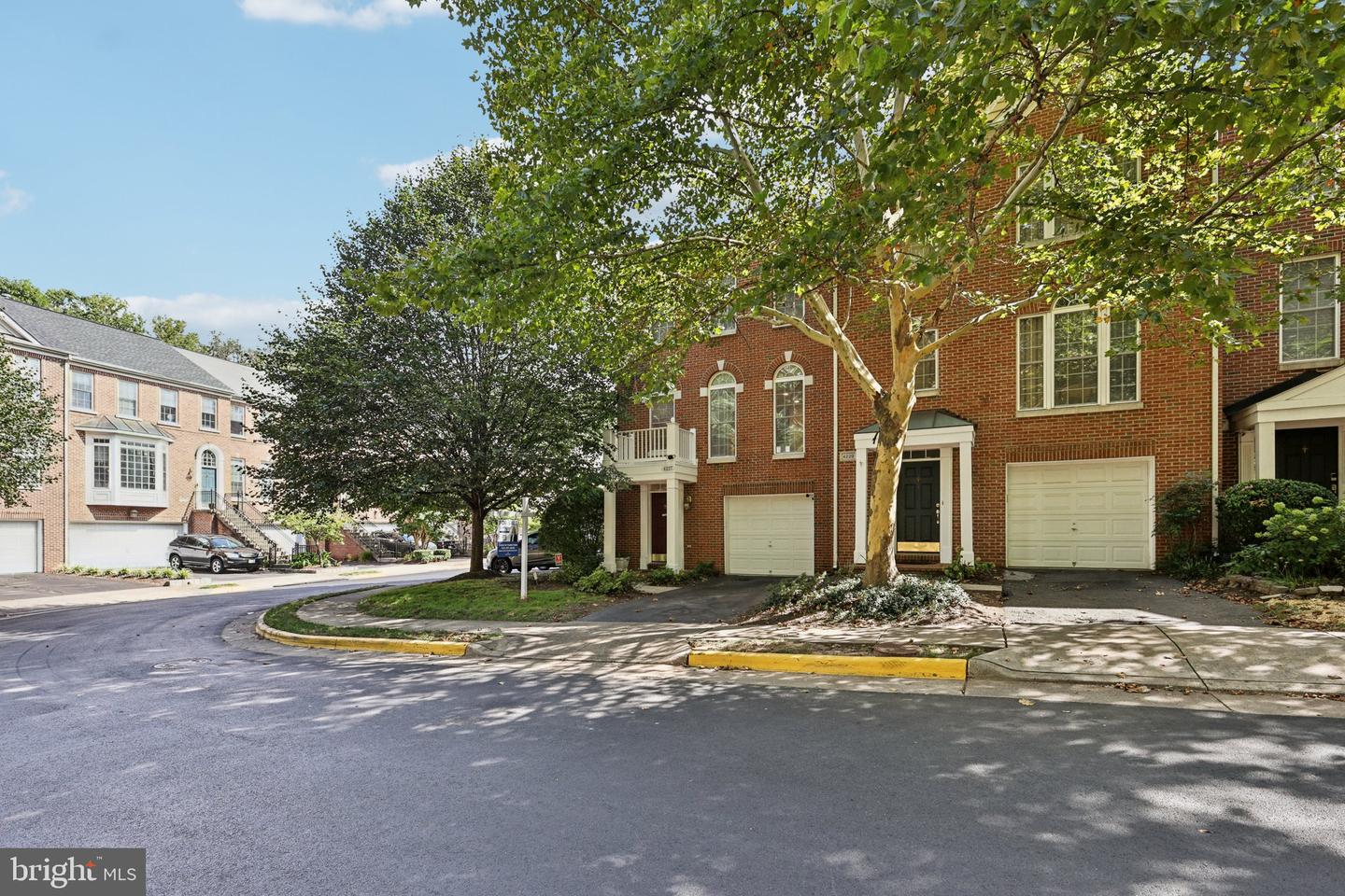 4227 UPPER PARK DR, FAIRFAX, Virginia 22030, 3 Bedrooms Bedrooms, ,3 BathroomsBathrooms,Residential,For sale,4227 UPPER PARK DR,VAFX2259044 MLS # VAFX2259044