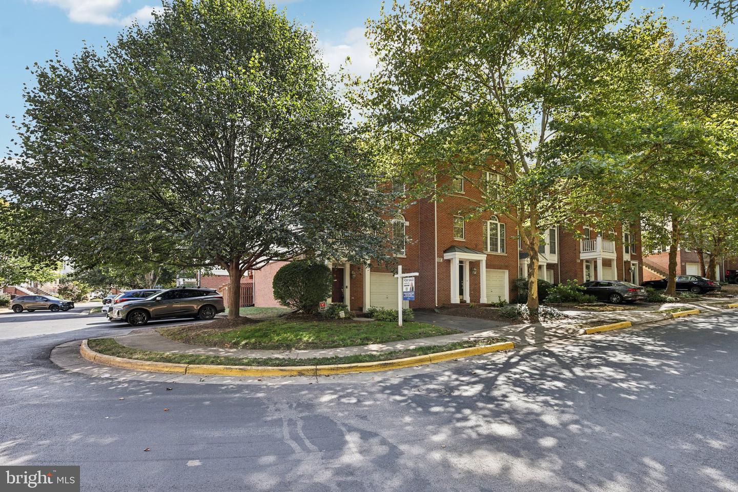 4227 UPPER PARK DR, FAIRFAX, Virginia 22030, 3 Bedrooms Bedrooms, ,3 BathroomsBathrooms,Residential,For sale,4227 UPPER PARK DR,VAFX2259044 MLS # VAFX2259044