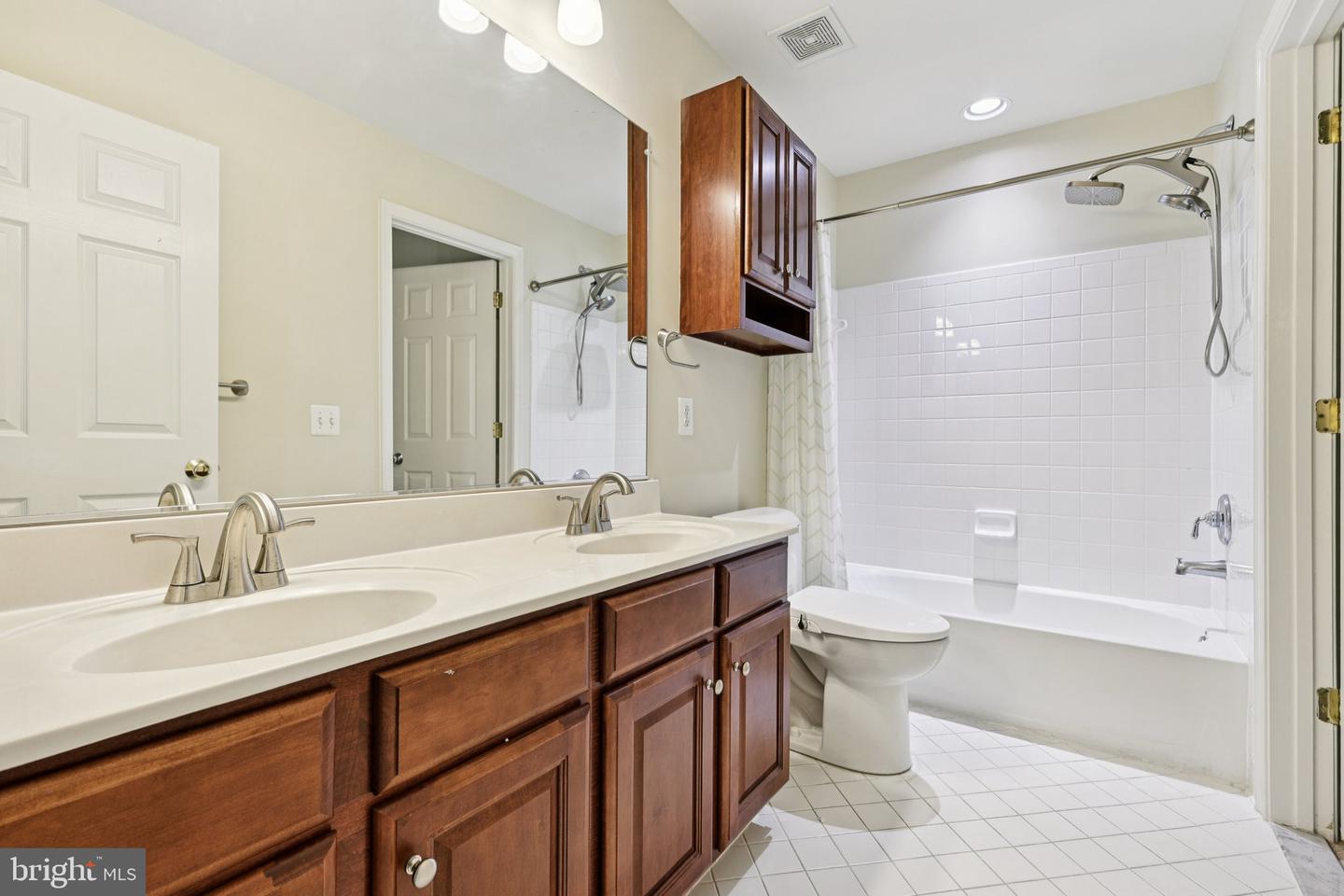 4227 UPPER PARK DR, FAIRFAX, Virginia 22030, 3 Bedrooms Bedrooms, ,3 BathroomsBathrooms,Residential,For sale,4227 UPPER PARK DR,VAFX2259044 MLS # VAFX2259044