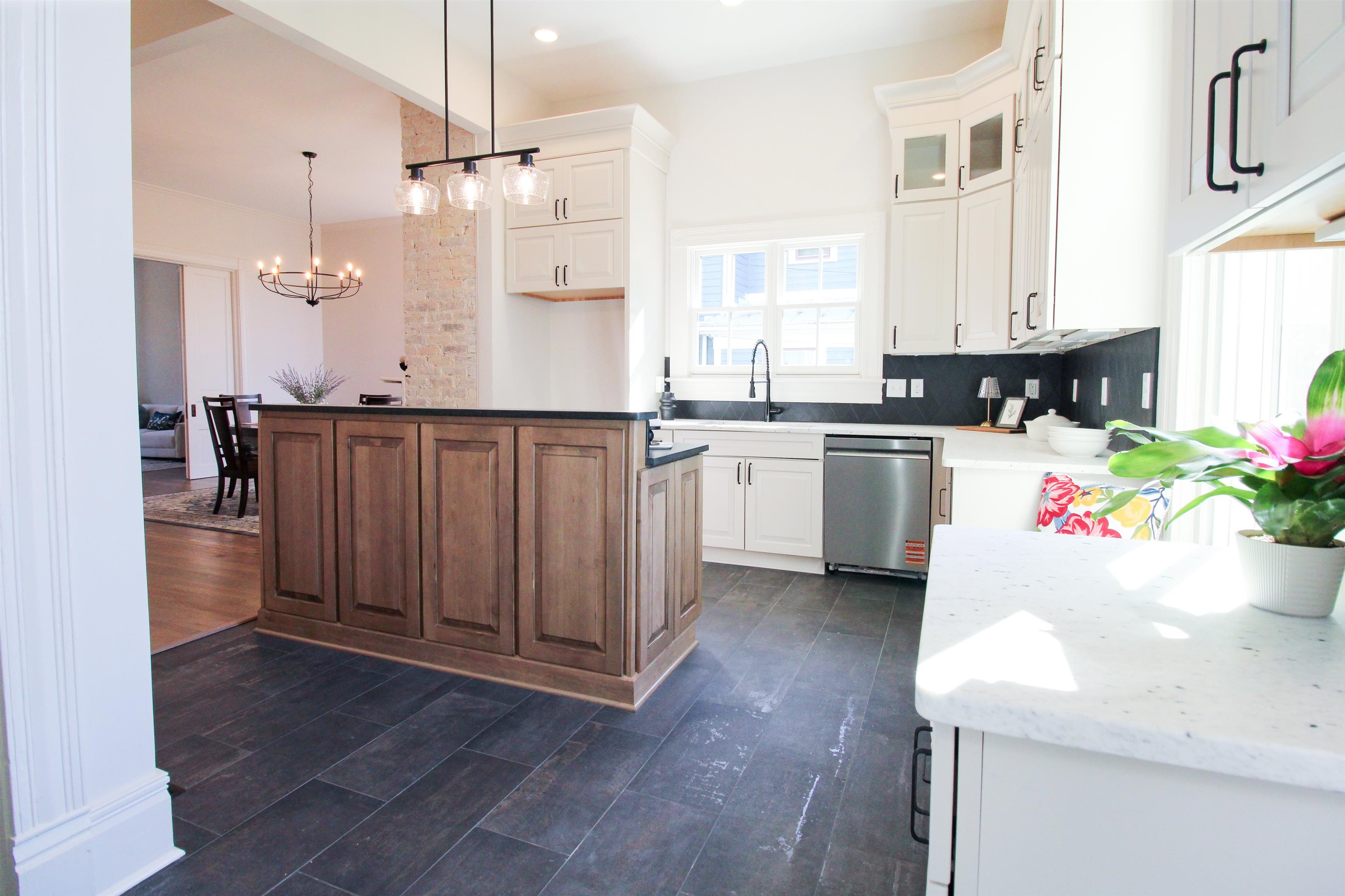 310 BERKELEY PL, STAUNTON, Virginia 24401, 3 Bedrooms Bedrooms, ,2 BathroomsBathrooms,Residential,310 BERKELEY PL,668497 MLS # 668497