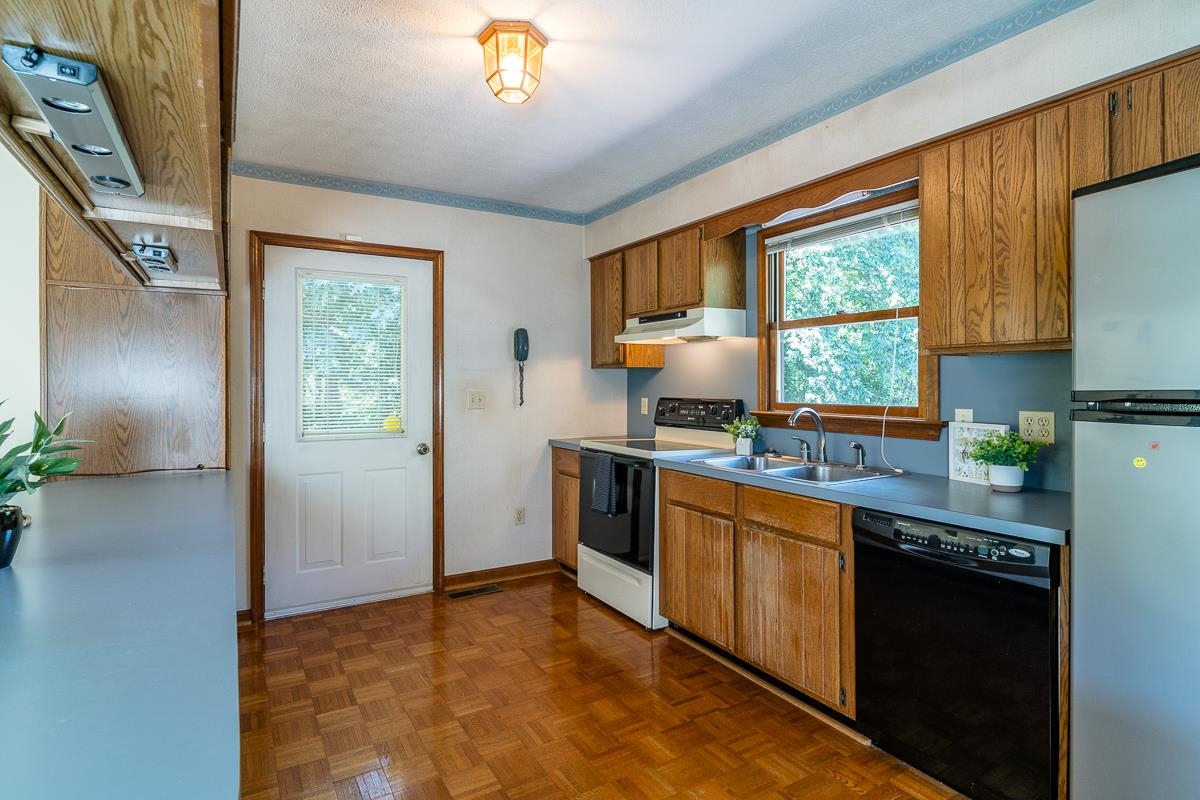 173 RIDGETOP DR, WEYERS CAVE, Virginia 24486, 3 Bedrooms Bedrooms, ,3 BathroomsBathrooms,Residential,173 RIDGETOP DR,668498 MLS # 668498