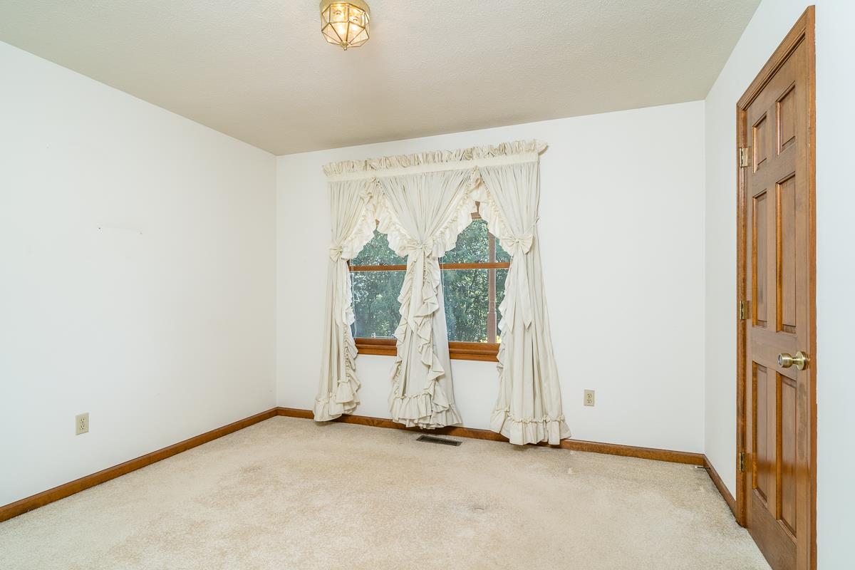 173 RIDGETOP DR, WEYERS CAVE, Virginia 24486, 3 Bedrooms Bedrooms, ,3 BathroomsBathrooms,Residential,173 RIDGETOP DR,668498 MLS # 668498