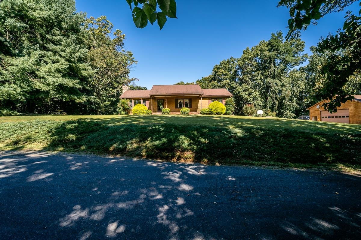 173 RIDGETOP DR, WEYERS CAVE, Virginia 24486, 3 Bedrooms Bedrooms, ,3 BathroomsBathrooms,Residential,173 RIDGETOP DR,668498 MLS # 668498