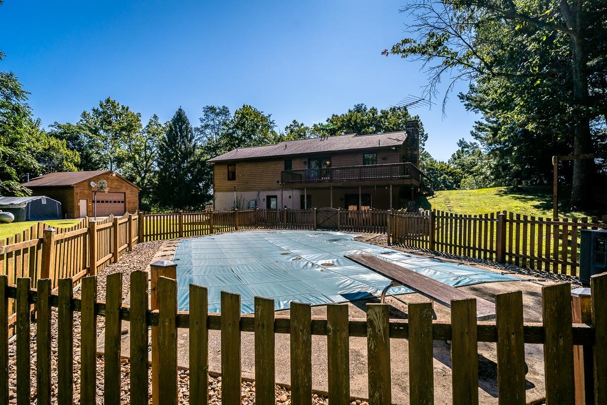 173 RIDGETOP DR, WEYERS CAVE, Virginia 24486, 3 Bedrooms Bedrooms, ,3 BathroomsBathrooms,Residential,173 RIDGETOP DR,668498 MLS # 668498