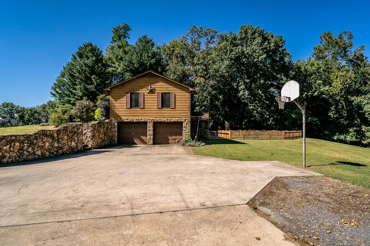 173 RIDGETOP DR, WEYERS CAVE, Virginia 24486, 3 Bedrooms Bedrooms, ,3 BathroomsBathrooms,Residential,173 RIDGETOP DR,668498 MLS # 668498