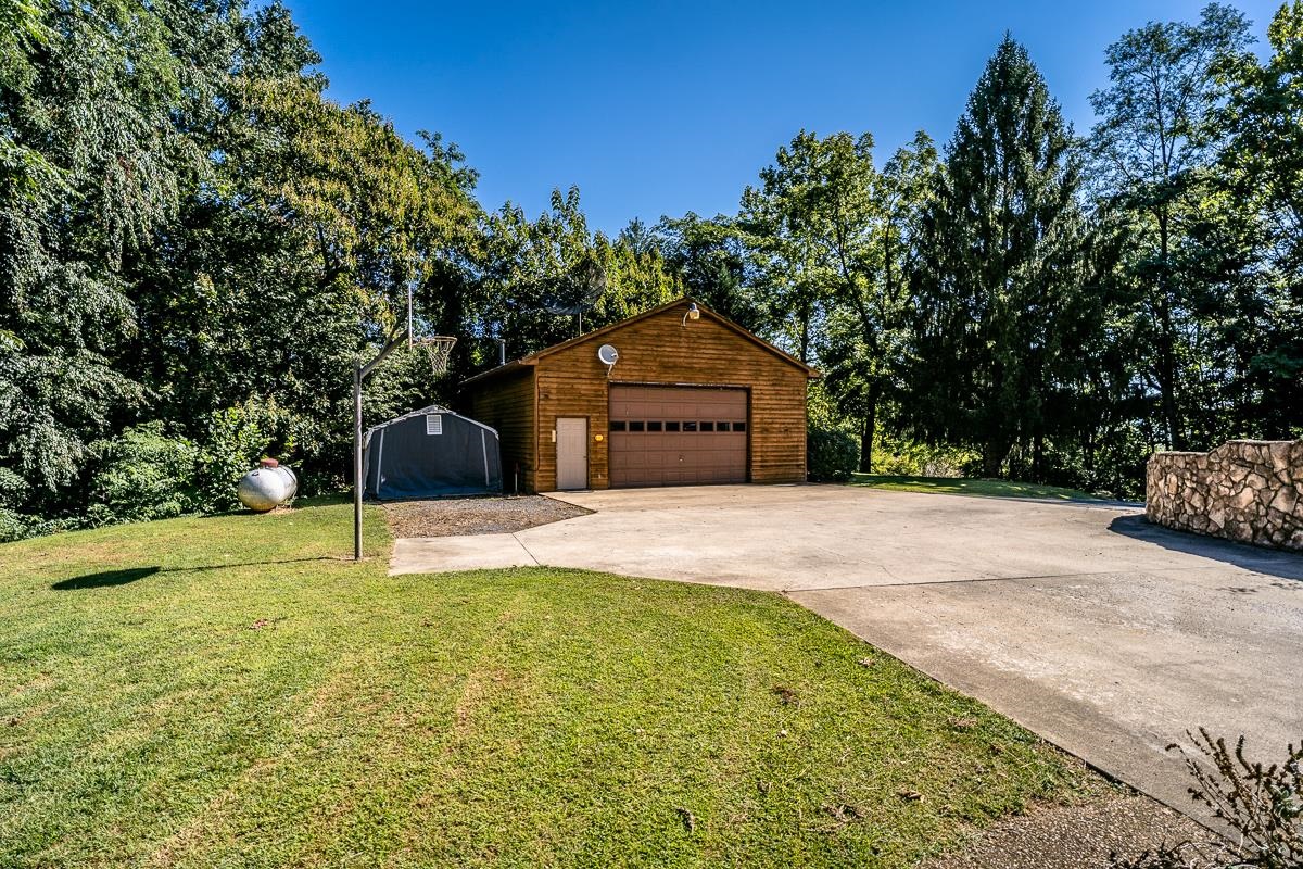 173 RIDGETOP DR, WEYERS CAVE, Virginia 24486, 3 Bedrooms Bedrooms, ,3 BathroomsBathrooms,Residential,173 RIDGETOP DR,668498 MLS # 668498