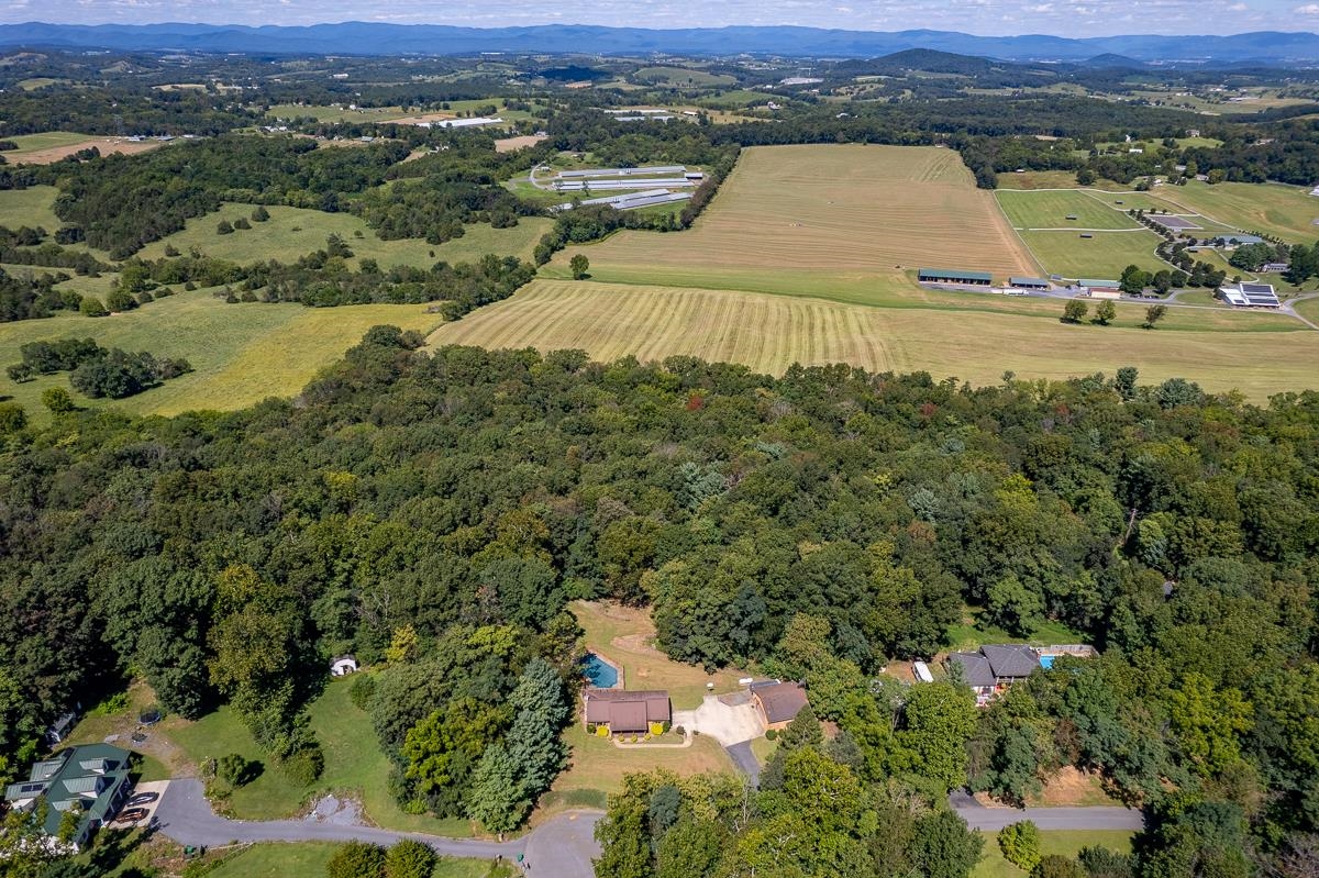 173 RIDGETOP DR, WEYERS CAVE, Virginia 24486, 3 Bedrooms Bedrooms, ,3 BathroomsBathrooms,Residential,173 RIDGETOP DR,668498 MLS # 668498