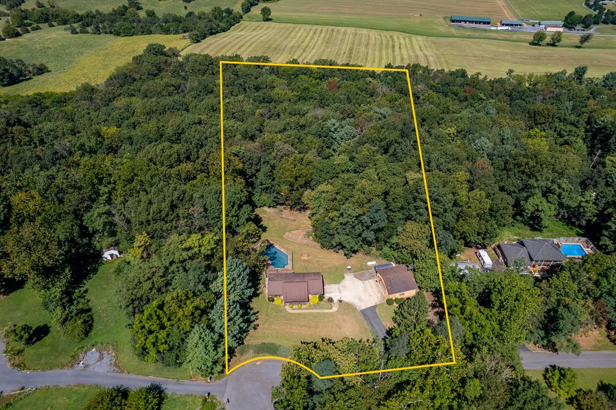 173 RIDGETOP DR, WEYERS CAVE, Virginia 24486, 3 Bedrooms Bedrooms, ,3 BathroomsBathrooms,Residential,173 RIDGETOP DR,668498 MLS # 668498