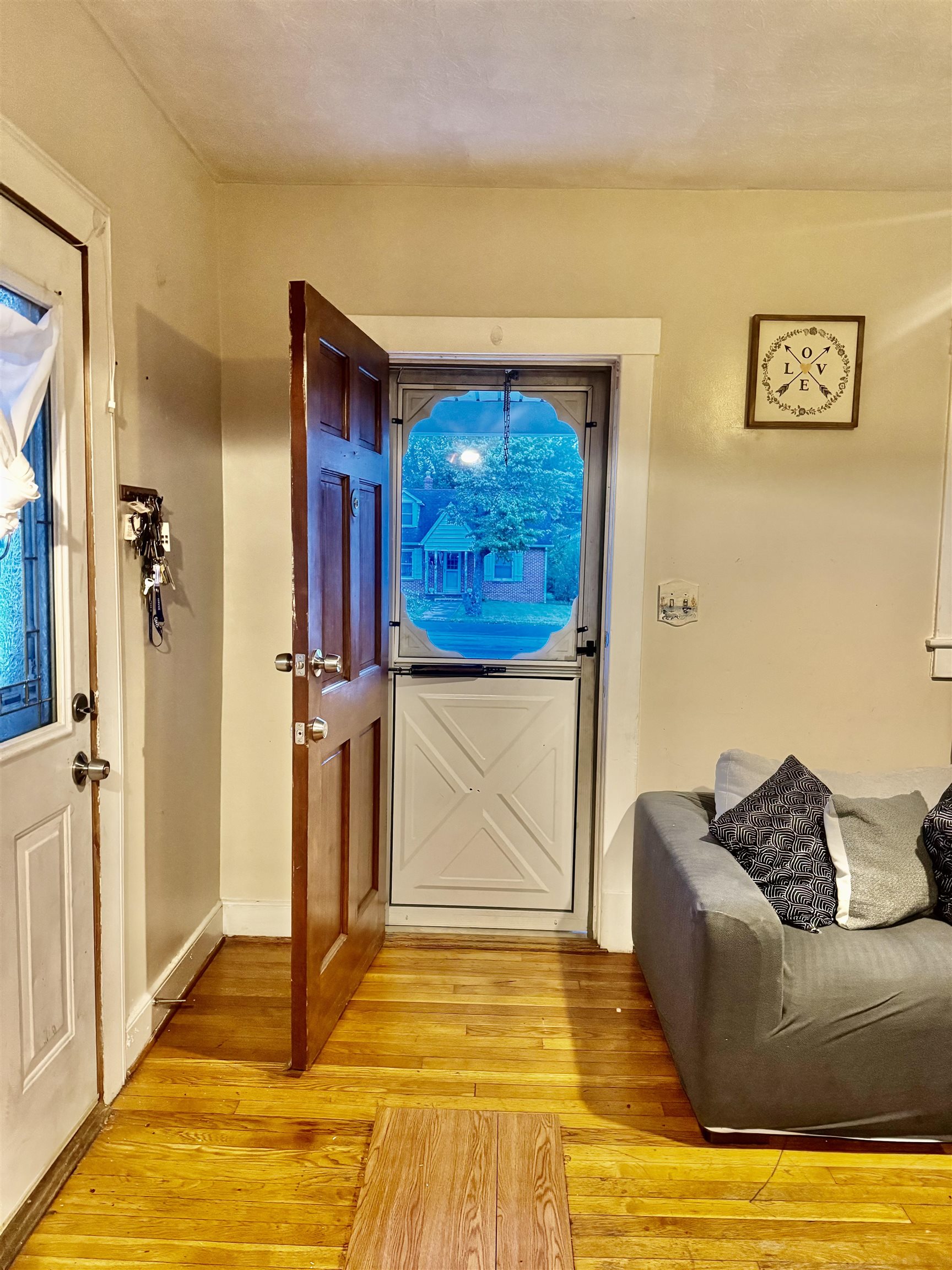 763 N AUGUSTA AVE, WAYNESBORO, Virginia 22980, 2 Bedrooms Bedrooms, ,1 BathroomBathrooms,Residential,763 N AUGUSTA AVE,668503 MLS # 668503