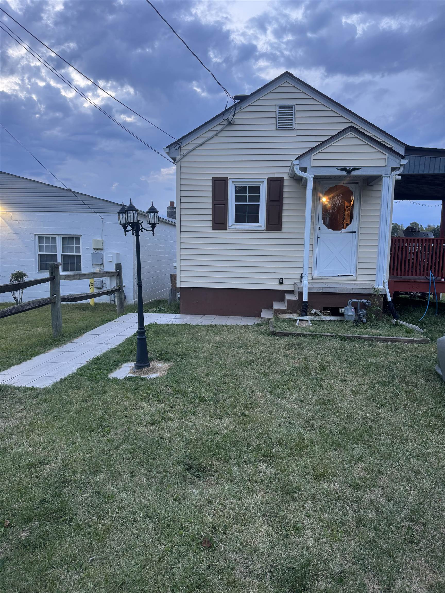 763 N AUGUSTA AVE, WAYNESBORO, Virginia 22980, 2 Bedrooms Bedrooms, ,1 BathroomBathrooms,Residential,763 N AUGUSTA AVE,668503 MLS # 668503