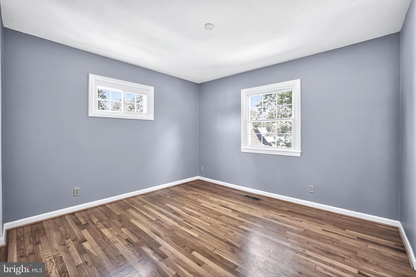 705 S BIRCH ST, STERLING, Virginia 20164, 5 Bedrooms Bedrooms, ,2 BathroomsBathrooms,Residential,For sale,705 S BIRCH ST,VALO2104030 MLS # VALO2104030