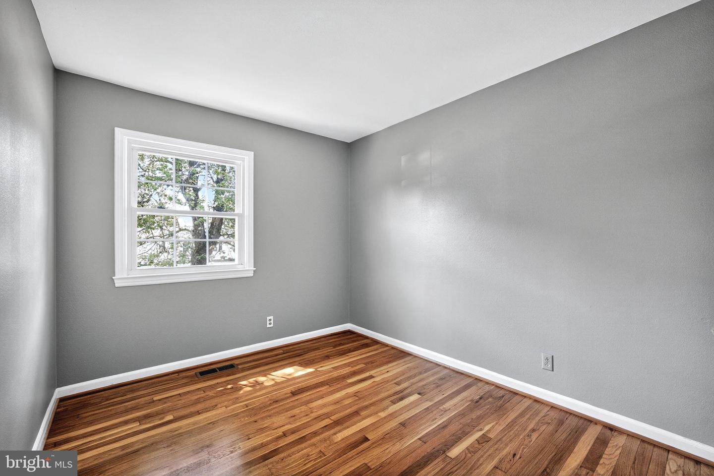 705 S BIRCH ST, STERLING, Virginia 20164, 5 Bedrooms Bedrooms, ,2 BathroomsBathrooms,Residential,For sale,705 S BIRCH ST,VALO2104030 MLS # VALO2104030