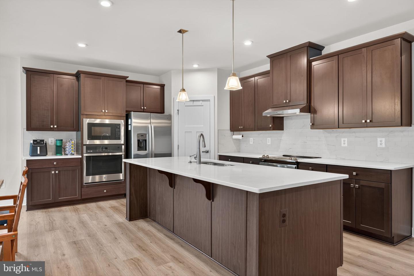 9427 BLUE JAY CT, WARRENTON, Virginia 20187, 6 Bedrooms Bedrooms, ,5 BathroomsBathrooms,Residential,For sale,9427 BLUE JAY CT,VAFQ2017916 MLS # VAFQ2017916