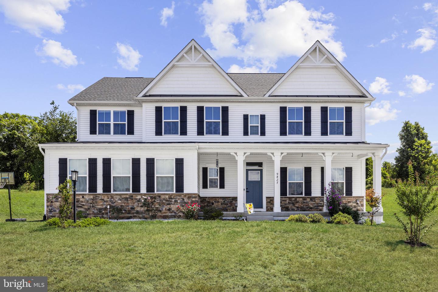 9427 BLUE JAY CT, WARRENTON, Virginia 20187, 6 Bedrooms Bedrooms, ,5 BathroomsBathrooms,Residential,For sale,9427 BLUE JAY CT,VAFQ2017916 MLS # VAFQ2017916
