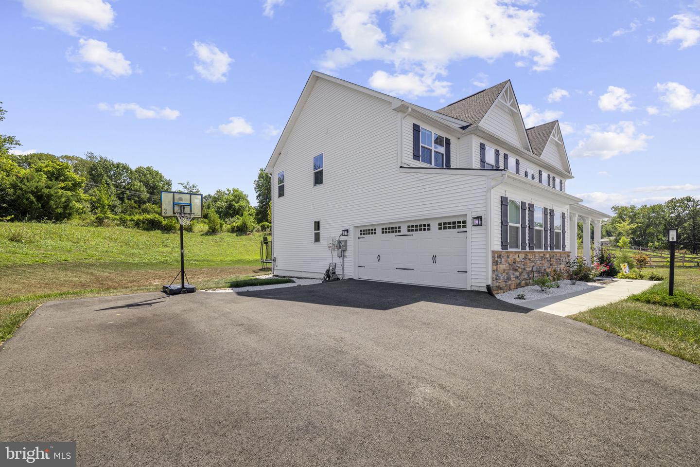 9427 BLUE JAY CT, WARRENTON, Virginia 20187, 6 Bedrooms Bedrooms, ,5 BathroomsBathrooms,Residential,For sale,9427 BLUE JAY CT,VAFQ2017916 MLS # VAFQ2017916