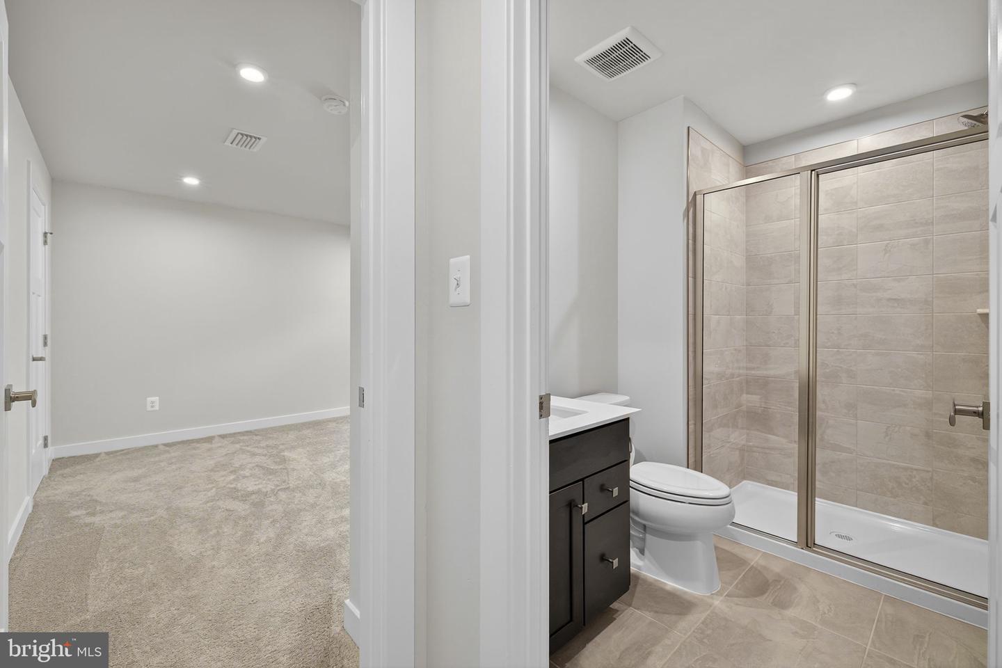 9427 BLUE JAY CT, WARRENTON, Virginia 20187, 6 Bedrooms Bedrooms, ,5 BathroomsBathrooms,Residential,For sale,9427 BLUE JAY CT,VAFQ2017916 MLS # VAFQ2017916