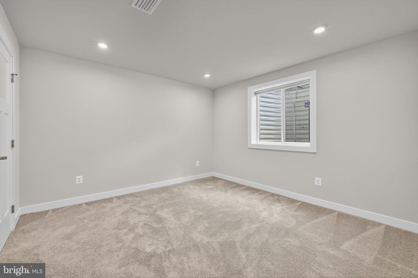 9427 BLUE JAY CT, WARRENTON, Virginia 20187, 6 Bedrooms Bedrooms, ,5 BathroomsBathrooms,Residential,For sale,9427 BLUE JAY CT,VAFQ2017916 MLS # VAFQ2017916