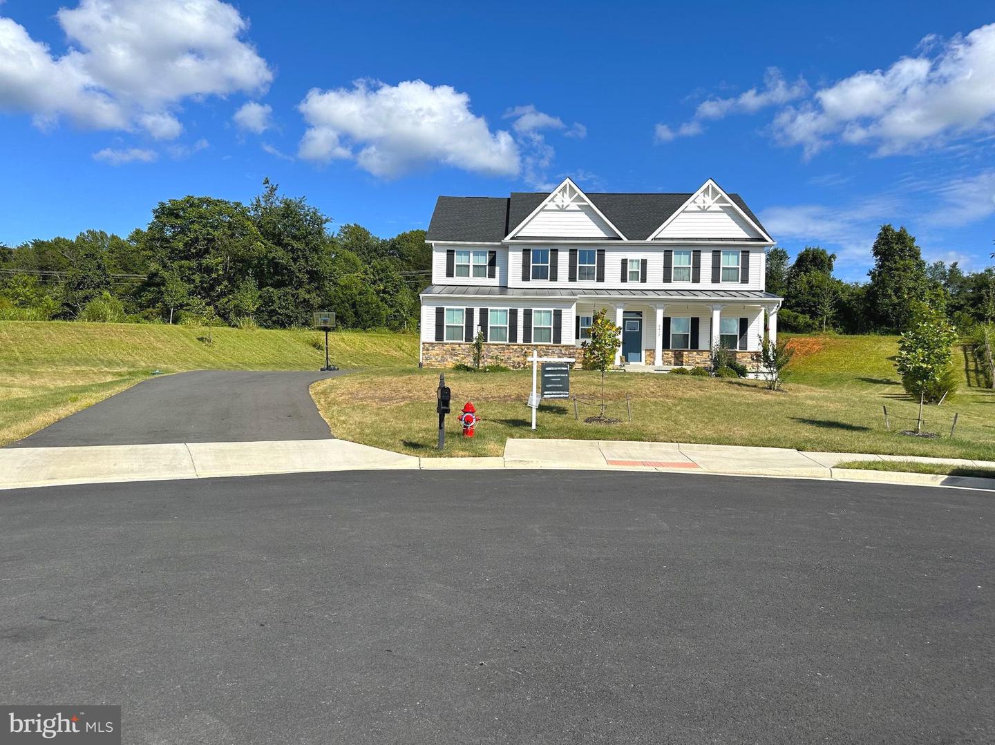 9427 BLUE JAY CT, WARRENTON, Virginia 20187, 6 Bedrooms Bedrooms, ,5 BathroomsBathrooms,Residential,For sale,9427 BLUE JAY CT,VAFQ2017916 MLS # VAFQ2017916