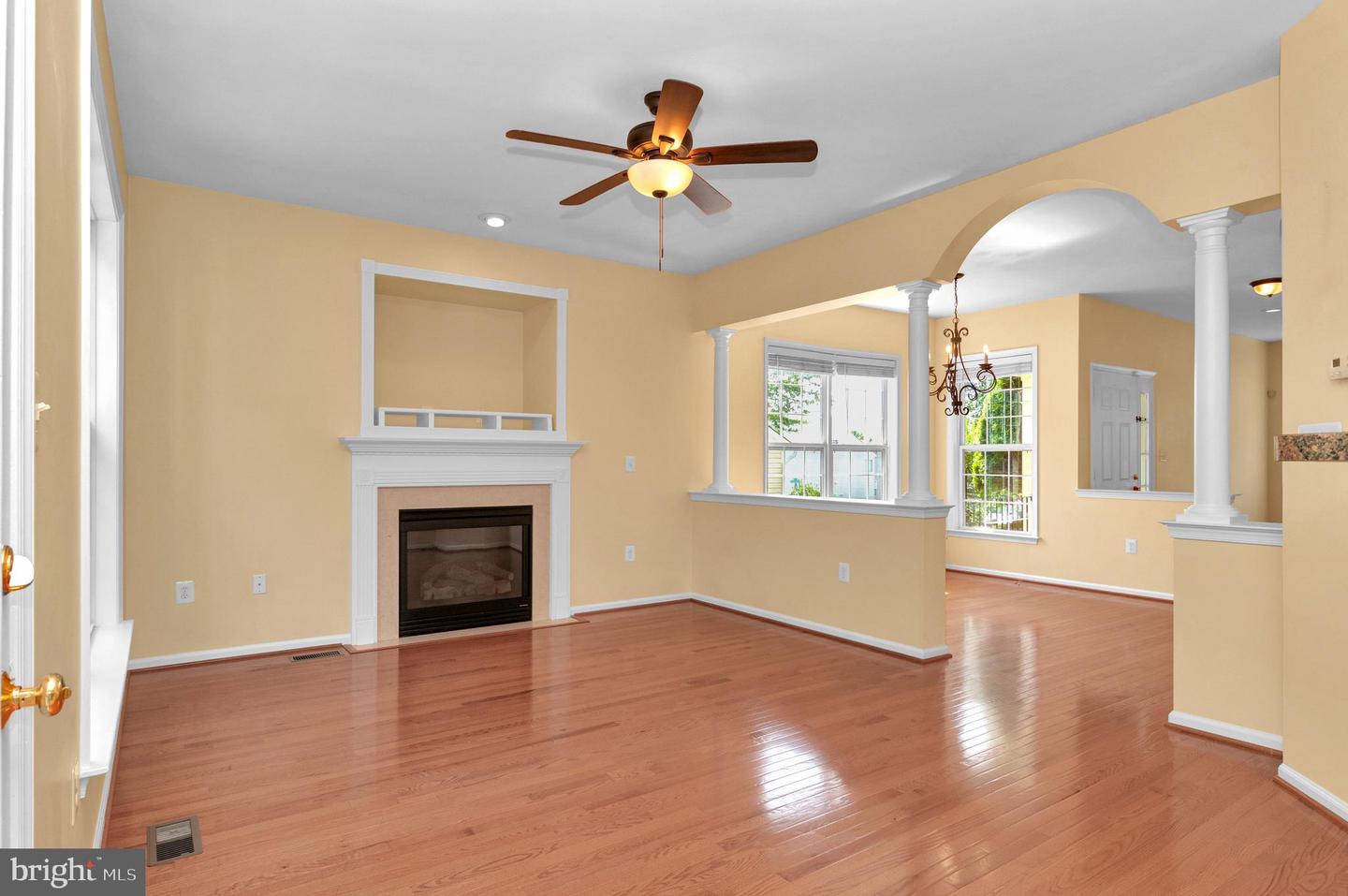 16550 RESERVOIR LOOP, DUMFRIES, Virginia 22026, 3 Bedrooms Bedrooms, 6 Rooms Rooms,2 BathroomsBathrooms,Residential,For sale,16550 RESERVOIR LOOP,VAPW2101456 MLS # VAPW2101456