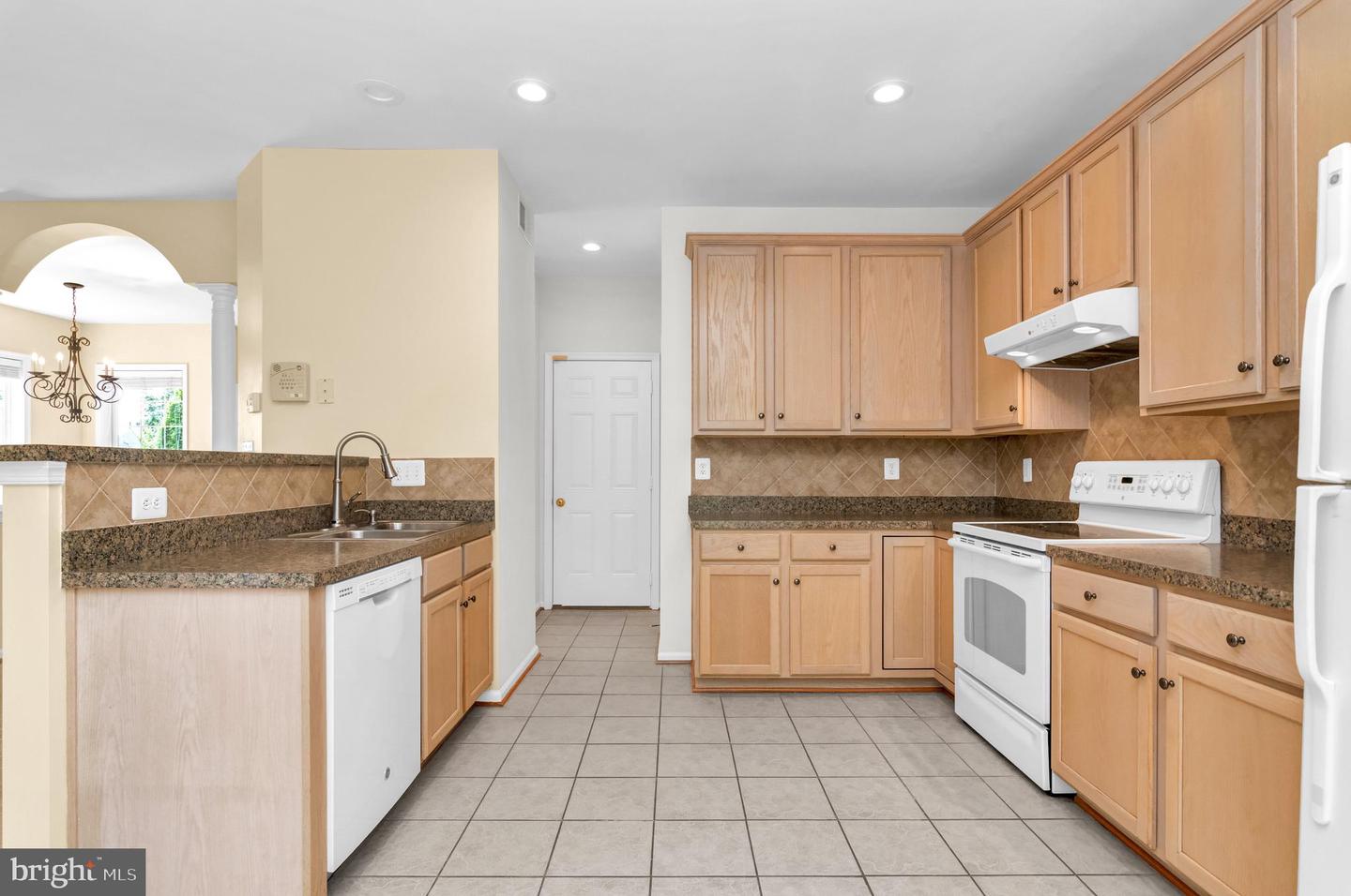 16550 RESERVOIR LOOP, DUMFRIES, Virginia 22026, 3 Bedrooms Bedrooms, 6 Rooms Rooms,2 BathroomsBathrooms,Residential,For sale,16550 RESERVOIR LOOP,VAPW2101456 MLS # VAPW2101456