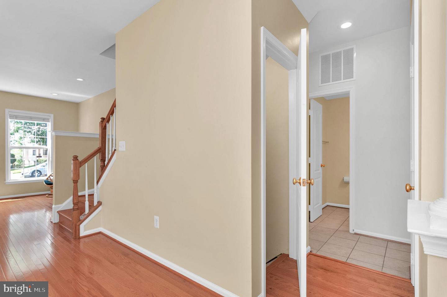 16550 RESERVOIR LOOP, DUMFRIES, Virginia 22026, 3 Bedrooms Bedrooms, 6 Rooms Rooms,2 BathroomsBathrooms,Residential,For sale,16550 RESERVOIR LOOP,VAPW2101456 MLS # VAPW2101456