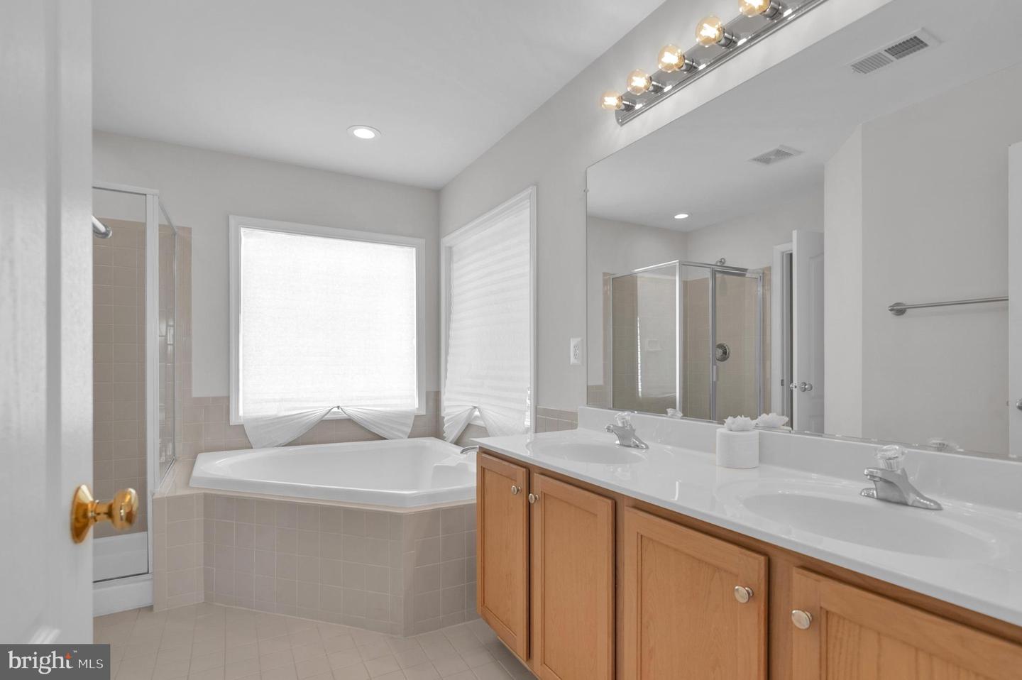 16550 RESERVOIR LOOP, DUMFRIES, Virginia 22026, 3 Bedrooms Bedrooms, 6 Rooms Rooms,2 BathroomsBathrooms,Residential,For sale,16550 RESERVOIR LOOP,VAPW2101456 MLS # VAPW2101456